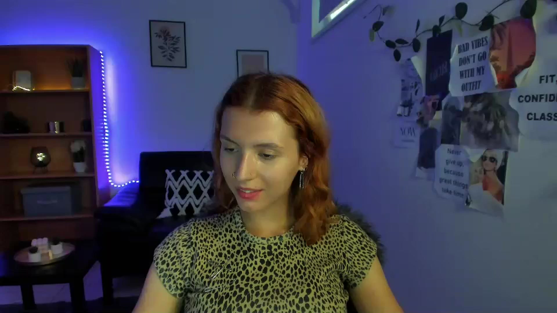 Gallery image thumbnail from SaraJaay18's myfreecams stream on, 09/13/2023, 17:11 image 5 of 20