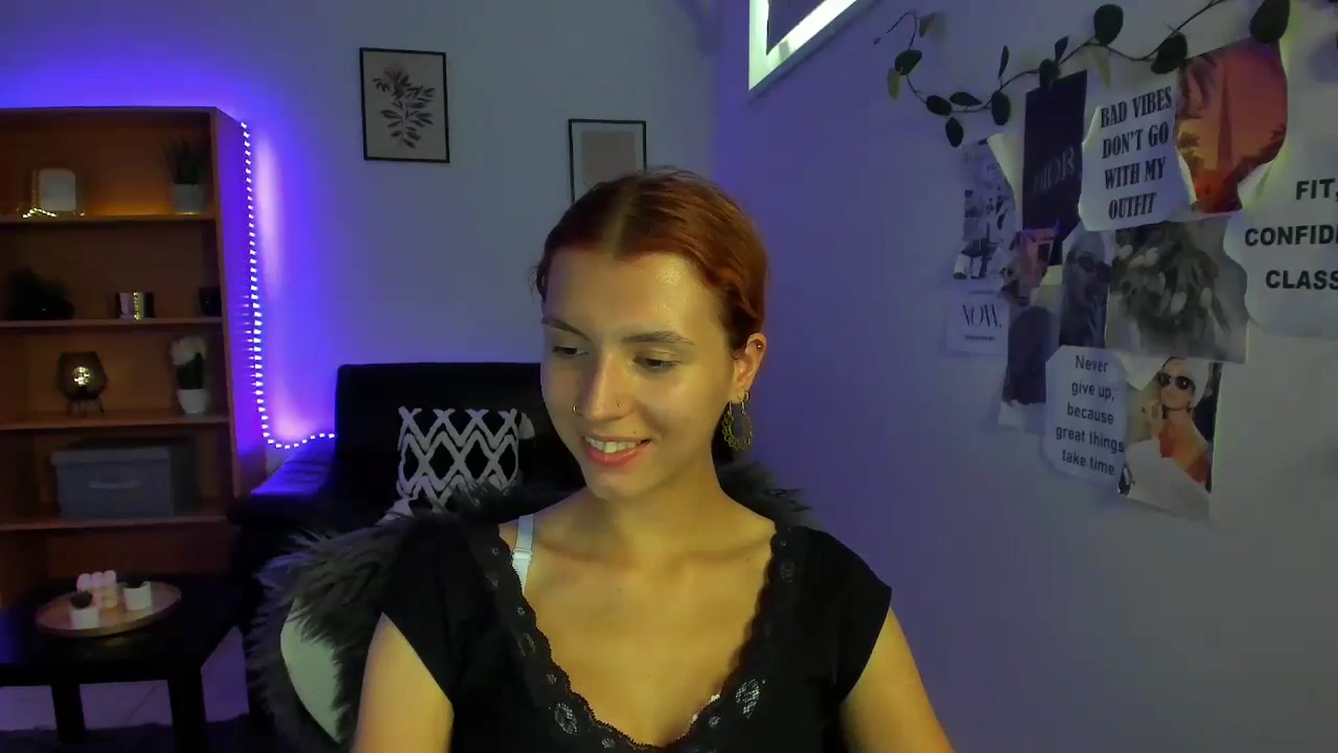 Gallery image thumbnail from SaraJaay18's myfreecams stream on, 09/14/2023, 15:50 image 13 of 20