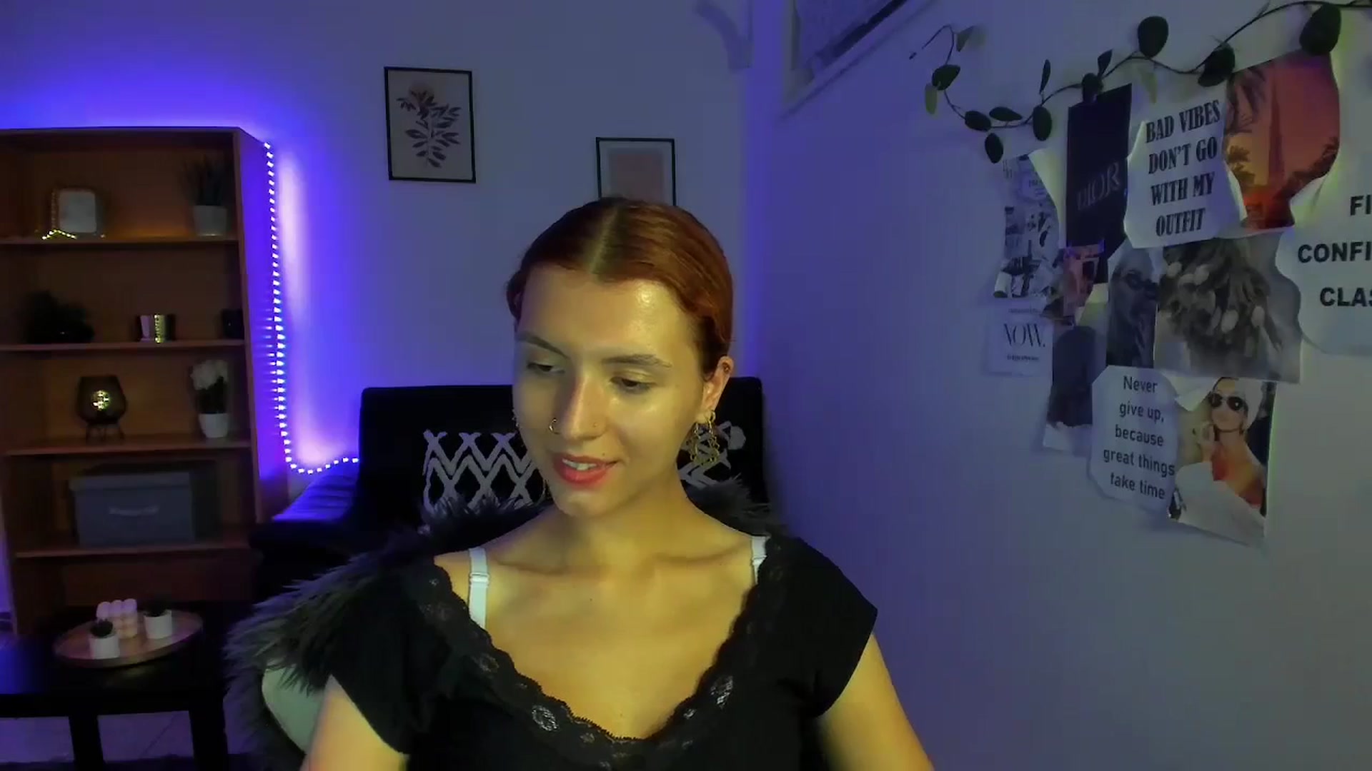 Gallery image thumbnail from SaraJaay18's myfreecams stream on, 09/14/2023, 18:22 image 19 of 20