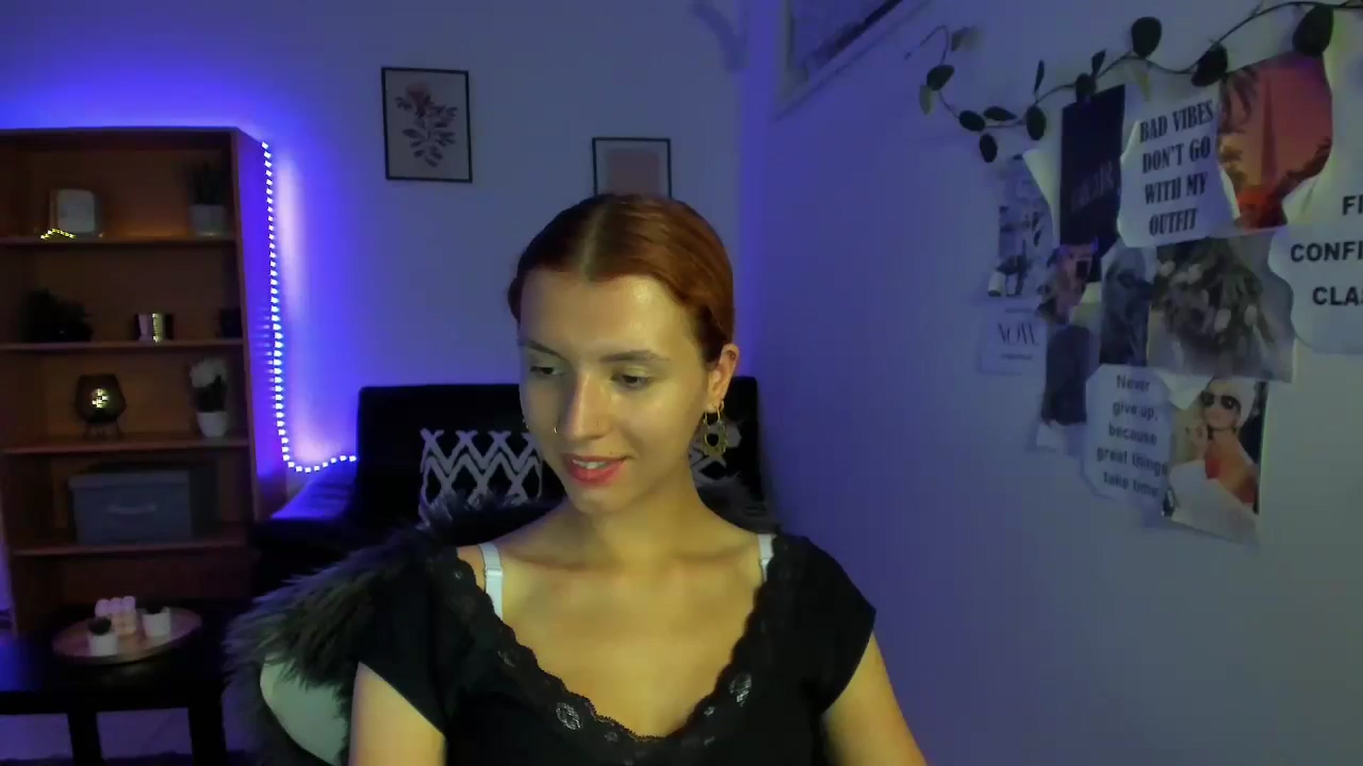 Gallery image thumbnail from SaraJaay18's myfreecams stream on, 09/14/2023, 18:22 image 6 of 20
