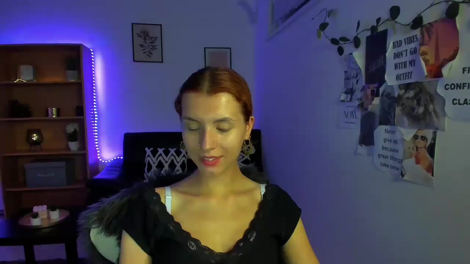 Gallery image thumbnail from SaraJaay18's myfreecams stream on, 09/14/2023, 18:22 image 8 of 20