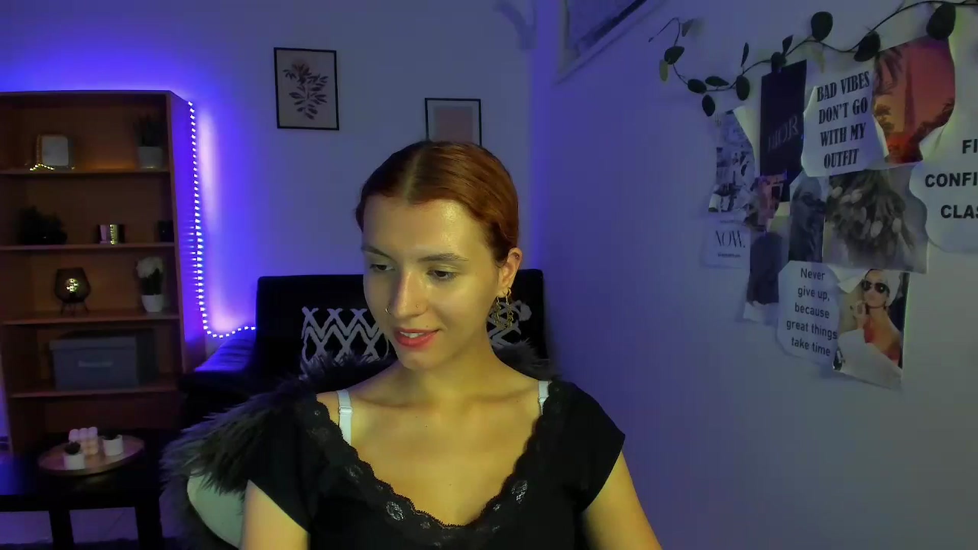 Gallery image thumbnail from SaraJaay18's myfreecams stream on, 09/14/2023, 18:22 image 10 of 20