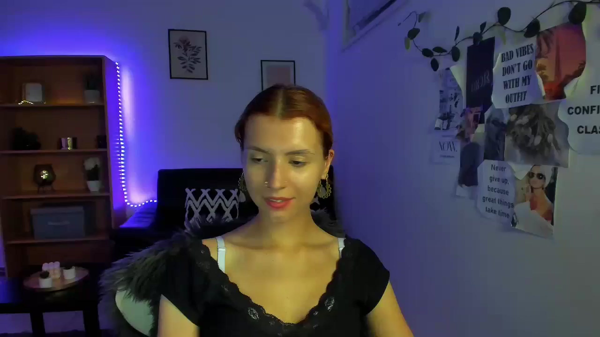 Gallery image thumbnail from SaraJaay18's myfreecams stream on, 09/14/2023, 18:22 image 16 of 20