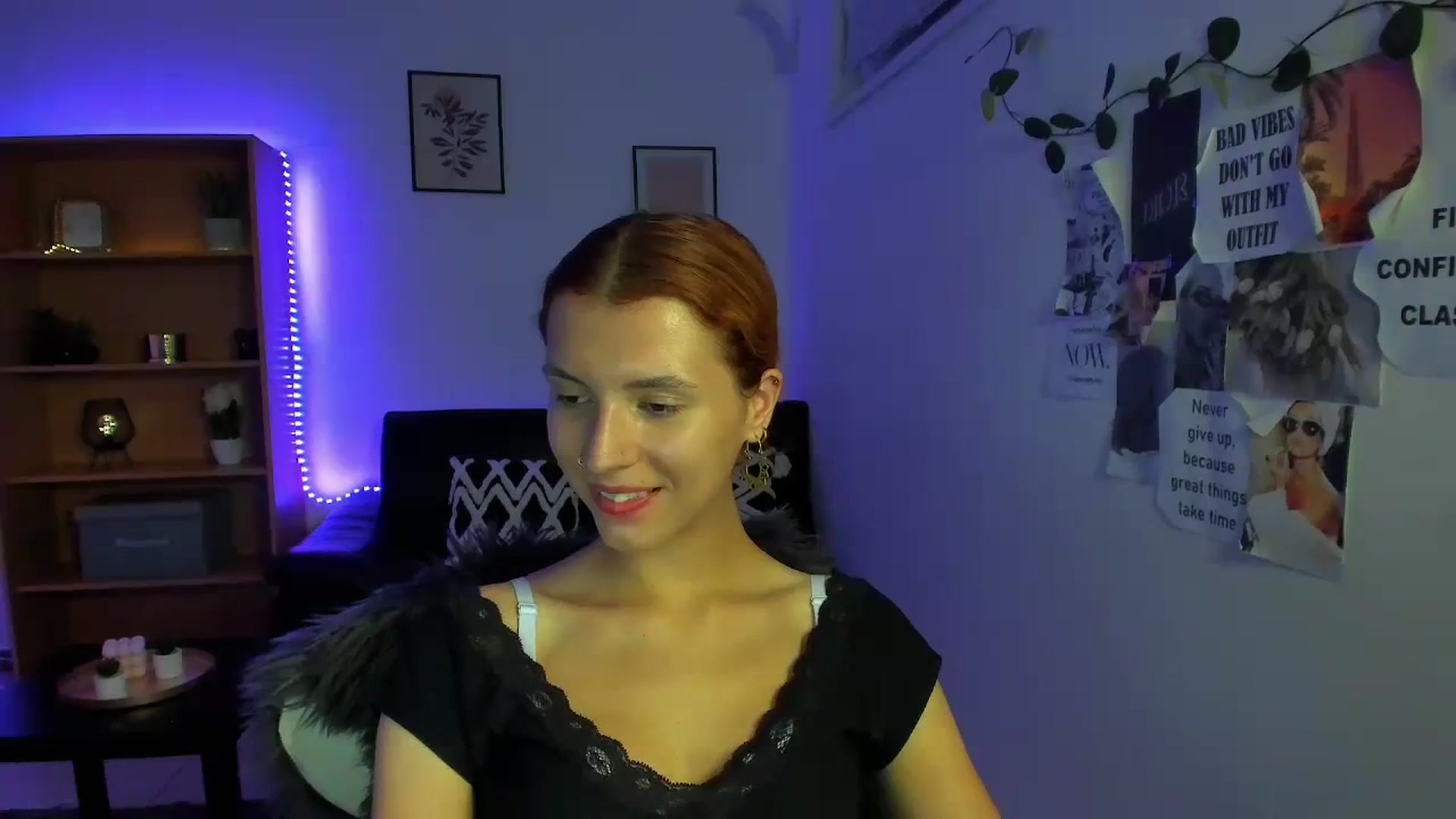 Gallery image thumbnail from SaraJaay18's myfreecams stream on, 09/14/2023, 18:22 image 12 of 20