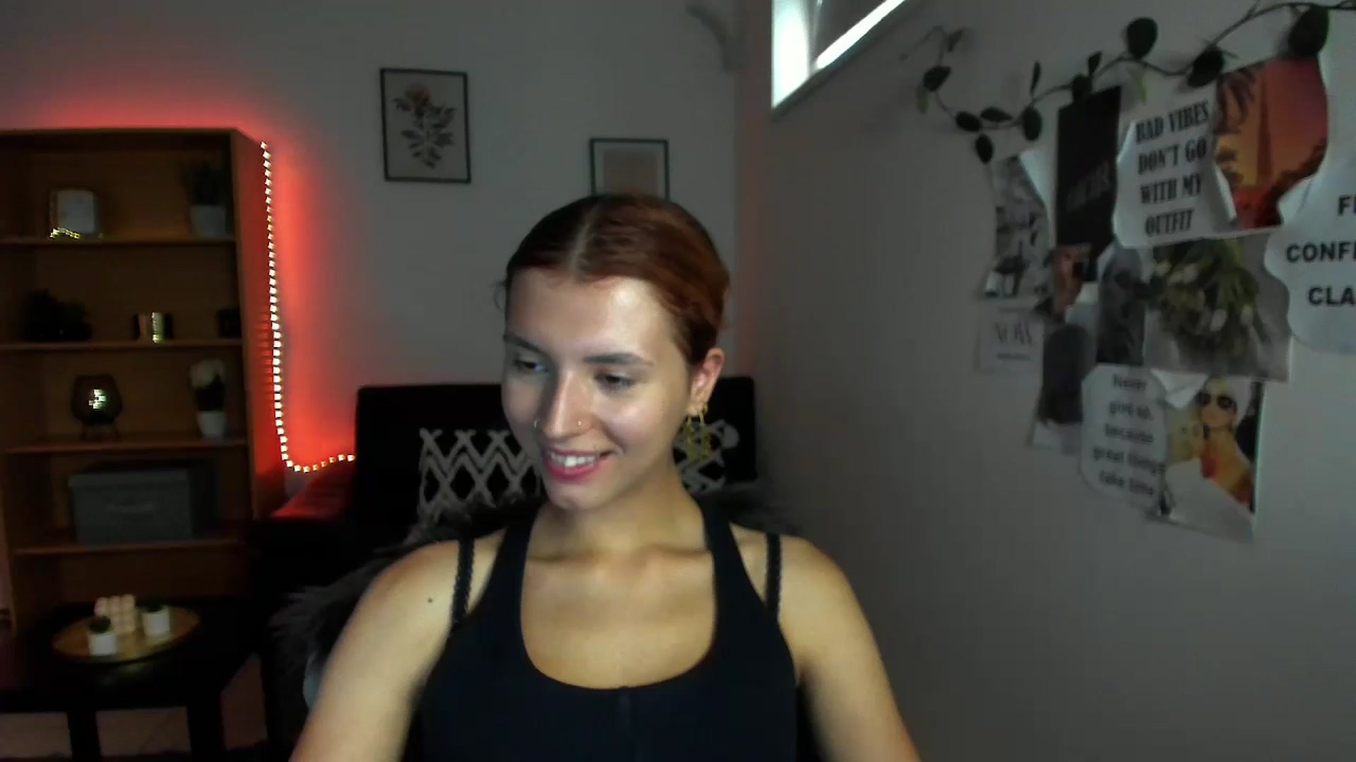 Gallery image thumbnail from SaraJaay18's myfreecams stream on, 09/15/2023, 09:48 image 16 of 20