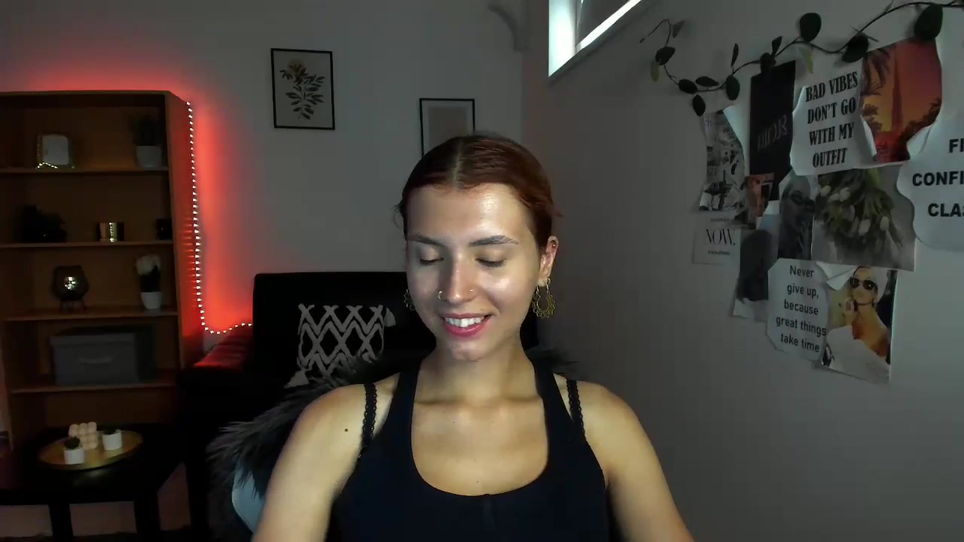 Gallery image thumbnail from SaraJaay18's myfreecams stream on, 09/15/2023, 09:48 image 19 of 20