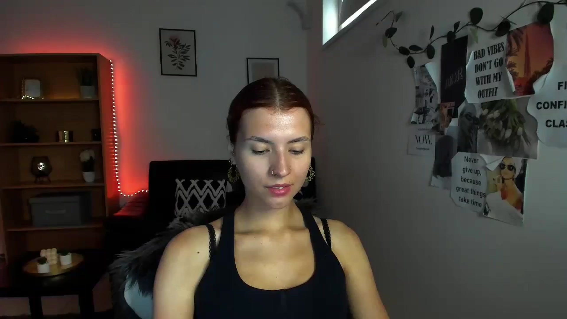 Gallery image thumbnail from SaraJaay18's myfreecams stream on, 09/15/2023, 09:48 image 1 of 20