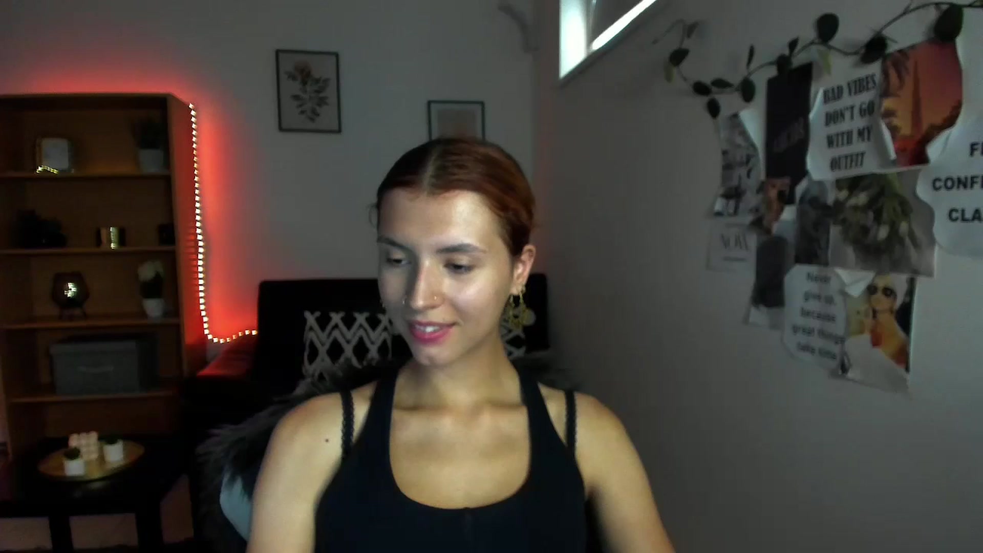Gallery image thumbnail from SaraJaay18's myfreecams stream on, 09/15/2023, 09:48 image 15 of 20