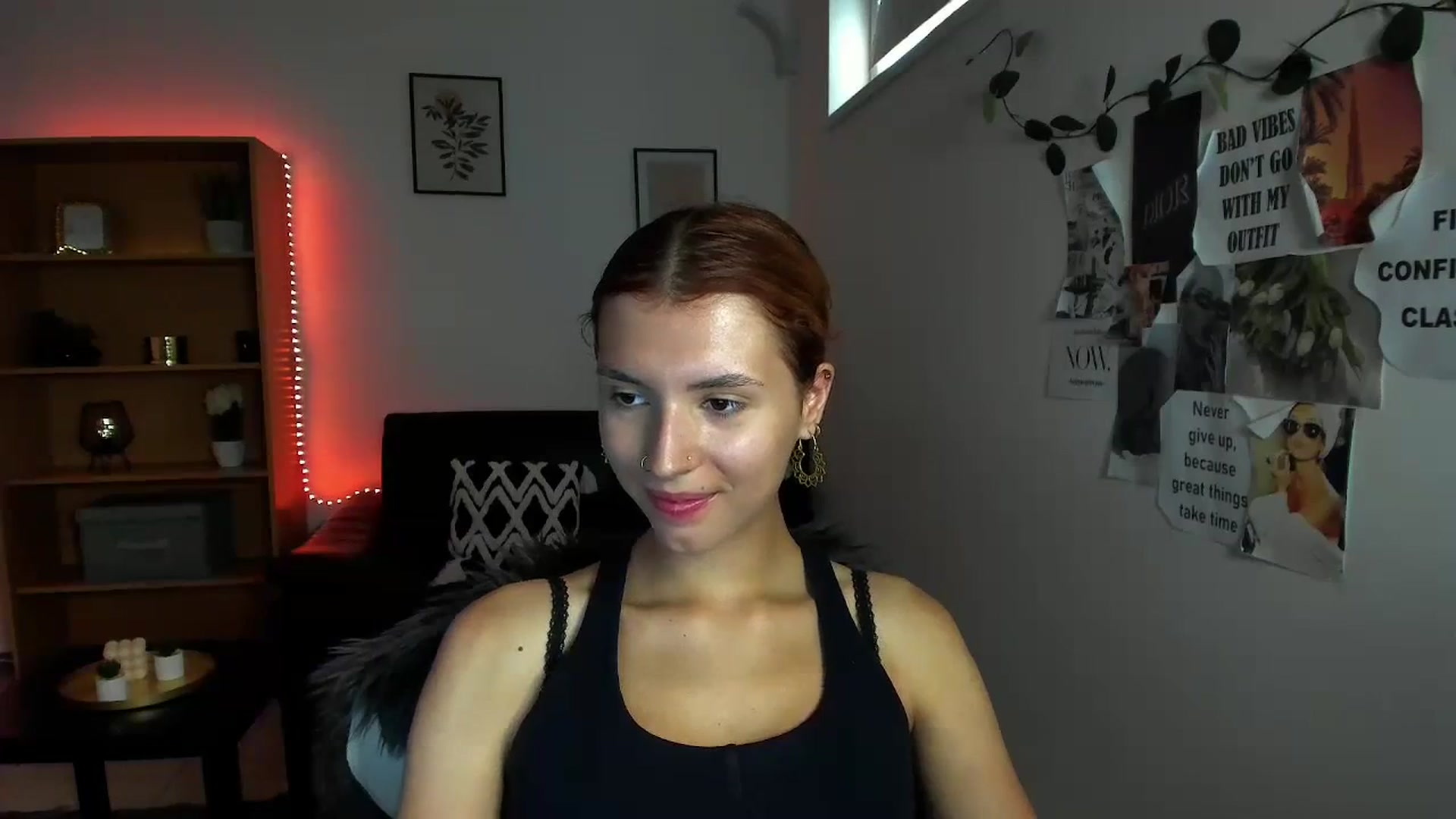 Gallery image thumbnail from SaraJaay18's myfreecams stream on, 09/15/2023, 09:48 image 18 of 20
