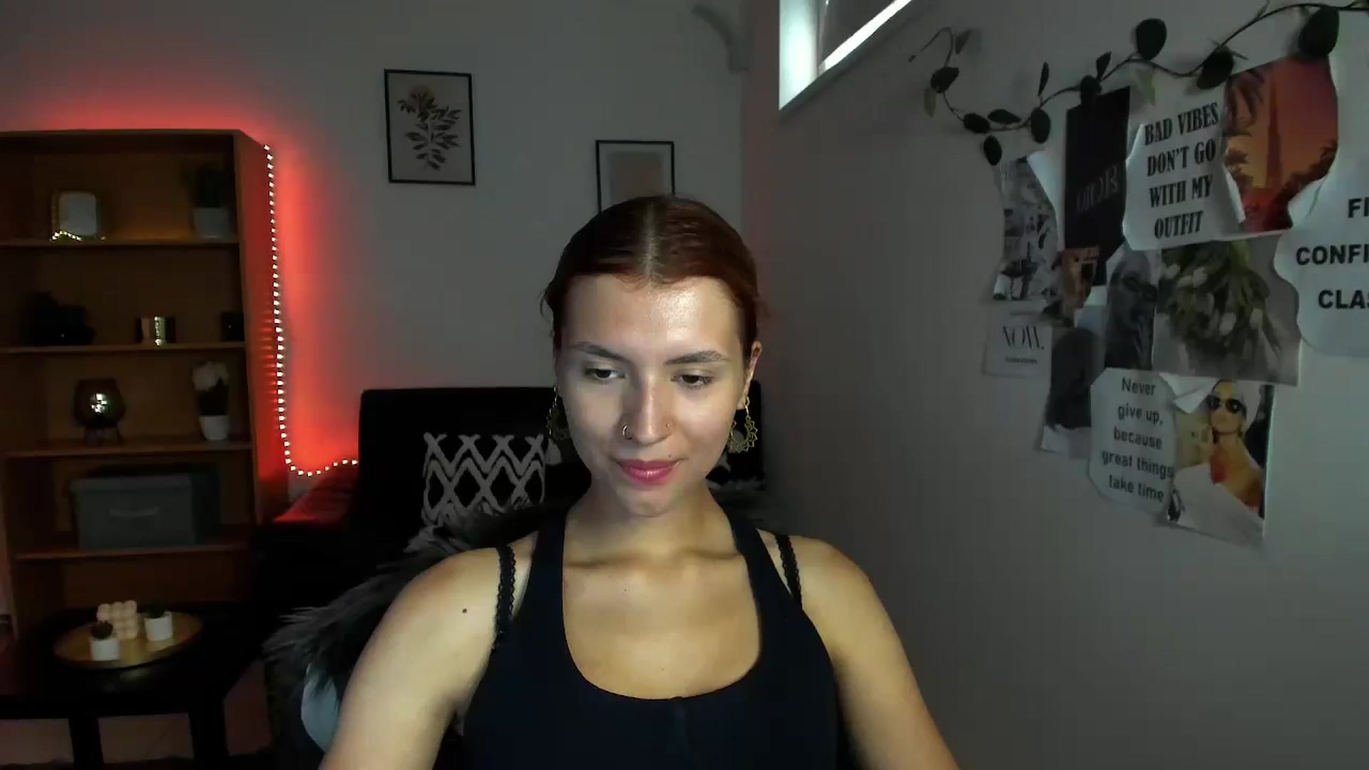 Gallery image thumbnail from SaraJaay18's myfreecams stream on, 09/15/2023, 09:48 image 3 of 20