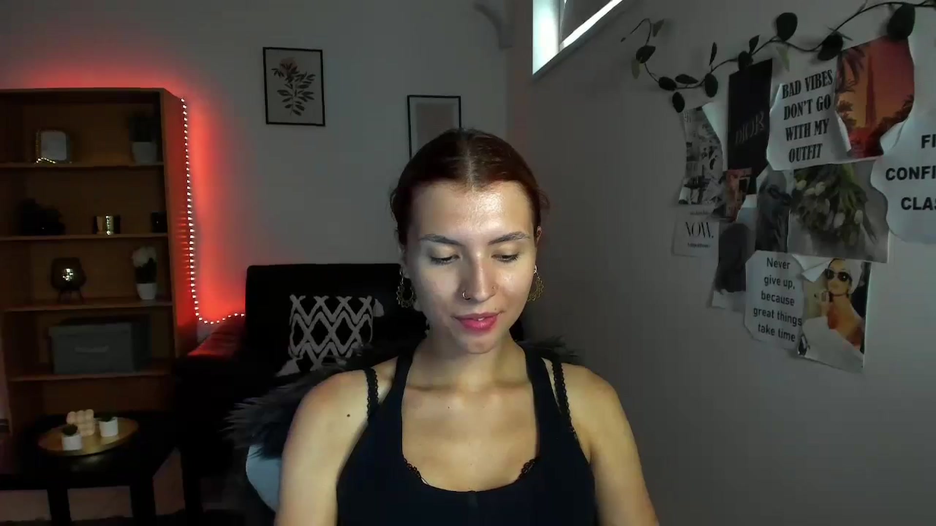 Gallery image thumbnail from SaraJaay18's myfreecams stream on, 09/15/2023, 11:17 image 11 of 20