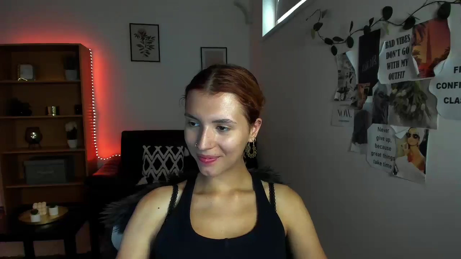 Gallery image thumbnail from SaraJaay18's myfreecams stream on, 09/15/2023, 11:17 image 5 of 20