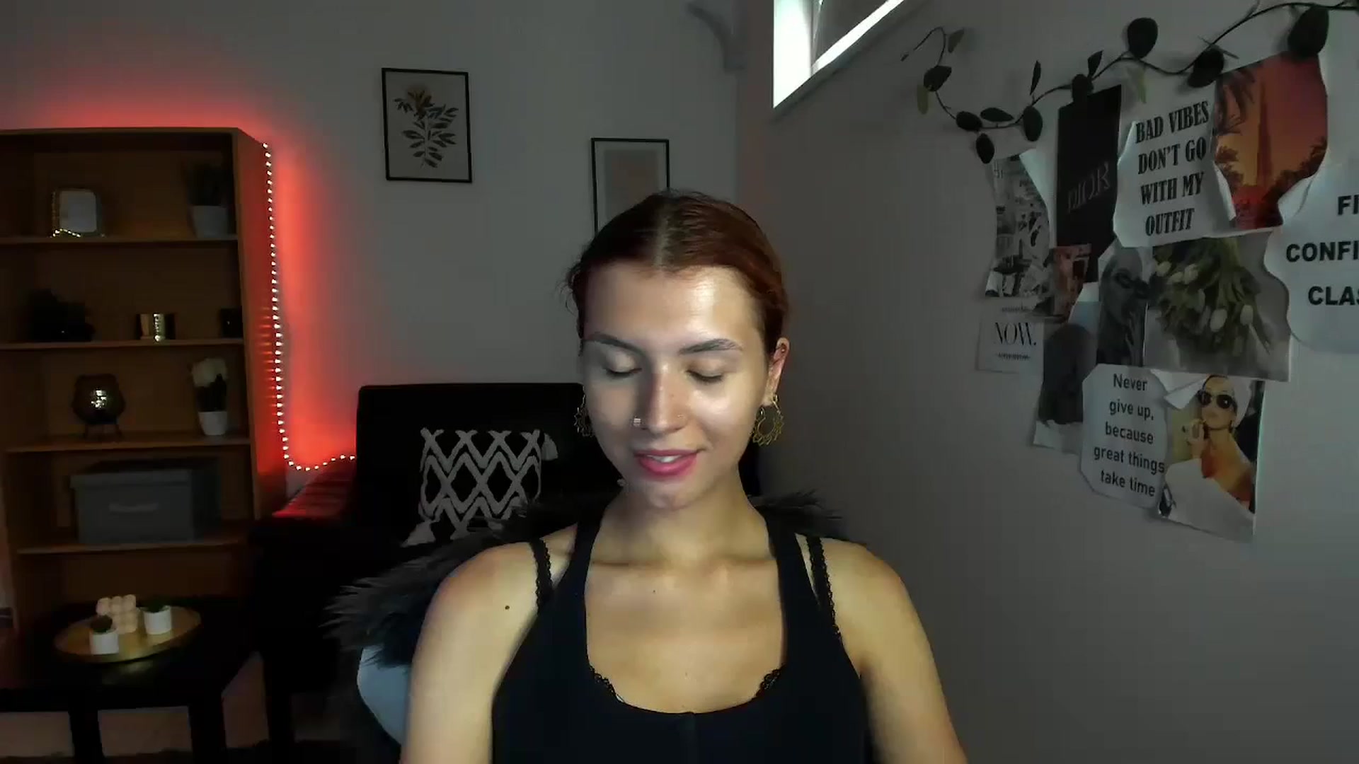 Gallery image thumbnail from SaraJaay18's myfreecams stream on, 09/15/2023, 11:17 image 16 of 20