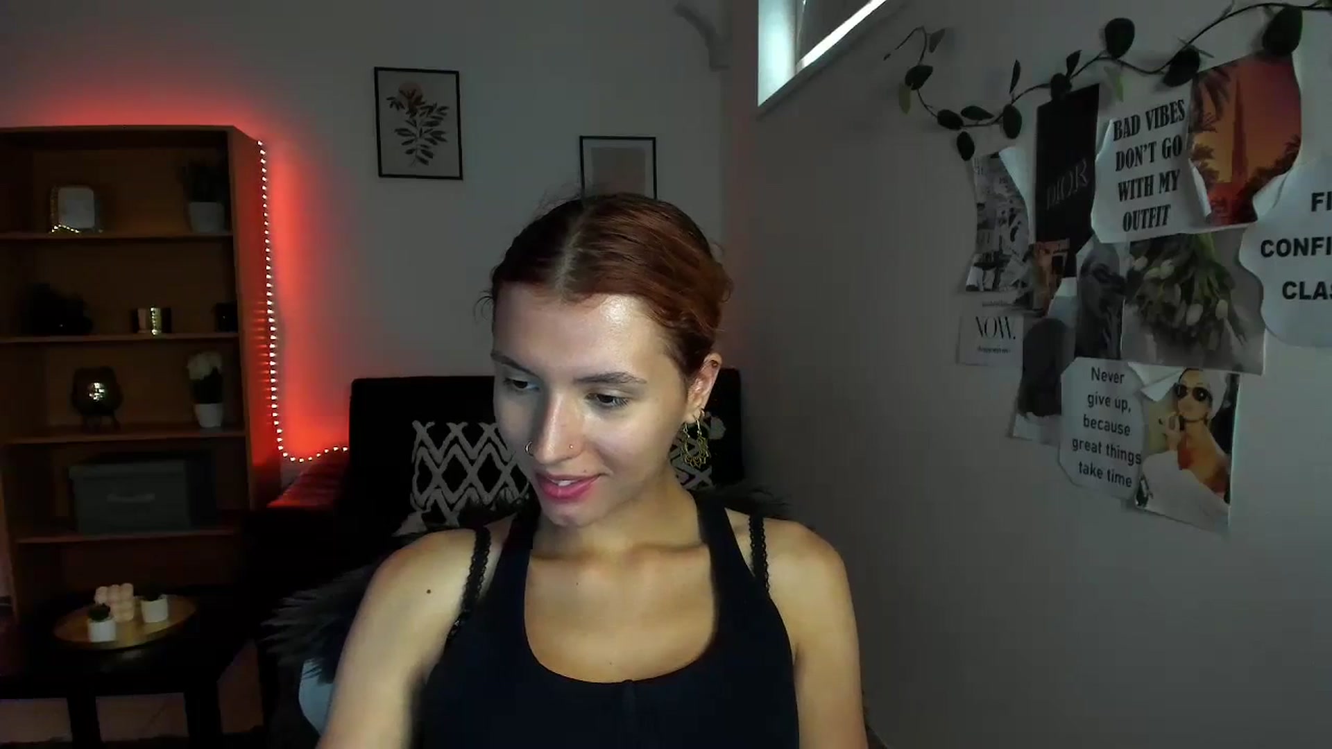 Gallery image thumbnail from SaraJaay18's myfreecams stream on, 09/15/2023, 11:17 image 4 of 20