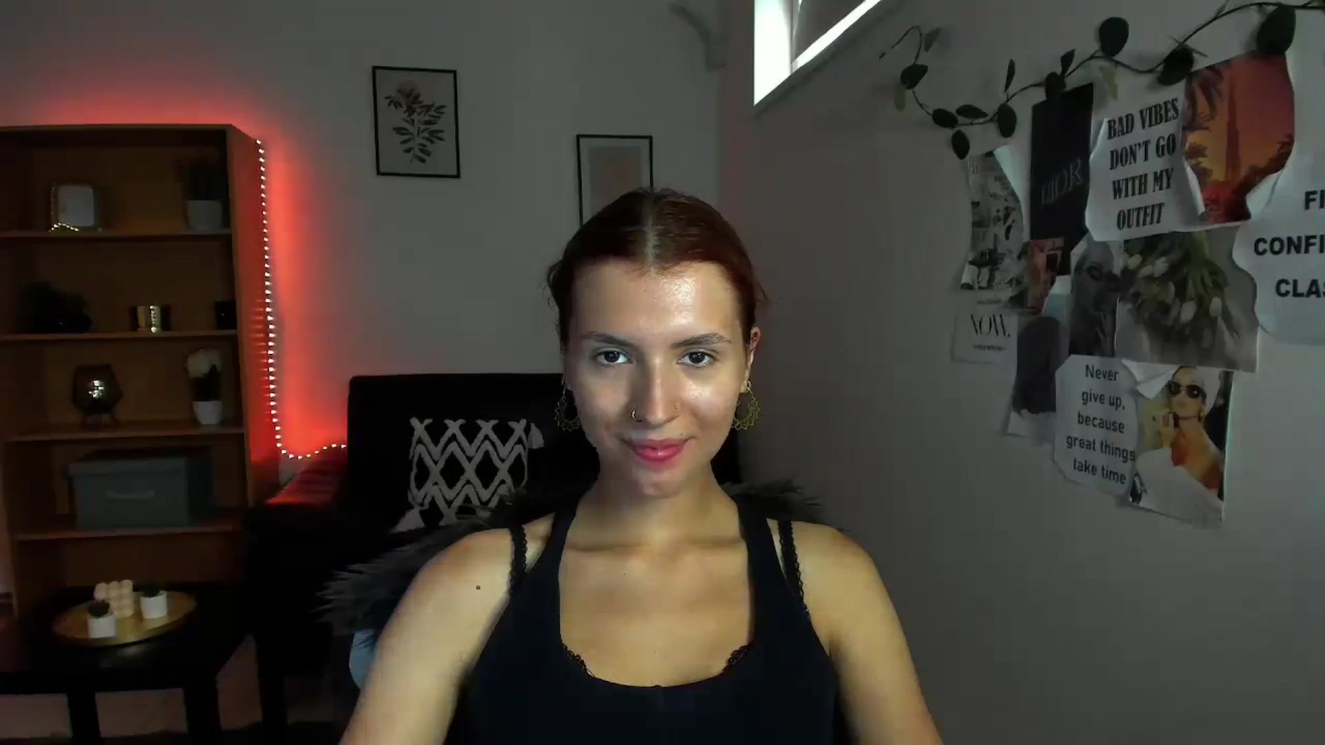 Gallery image thumbnail from SaraJaay18's myfreecams stream on, 09/15/2023, 11:17 image 14 of 20
