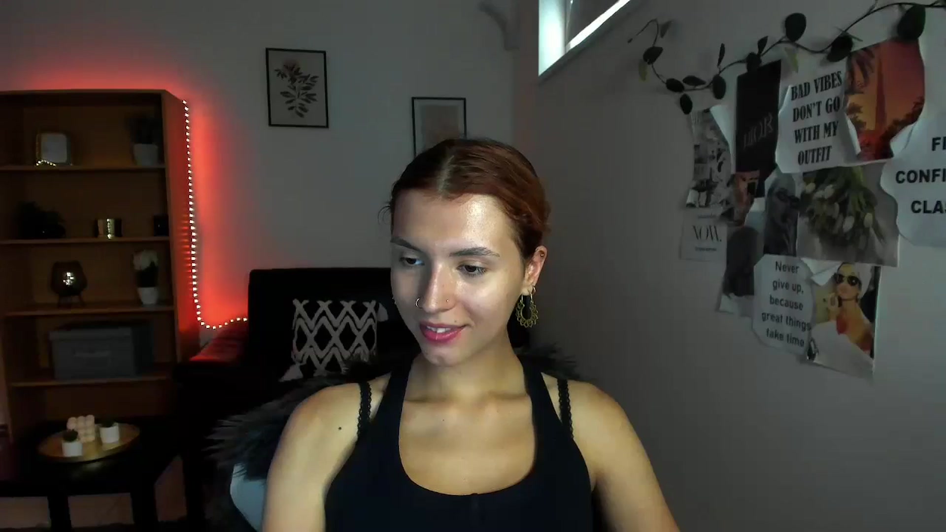 Gallery image thumbnail from SaraJaay18's myfreecams stream on, 09/15/2023, 11:17 image 7 of 20
