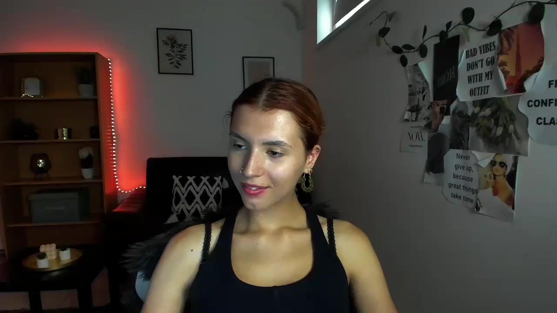 Gallery image thumbnail from SaraJaay18's myfreecams stream on, 09/15/2023, 11:17 image 1 of 20