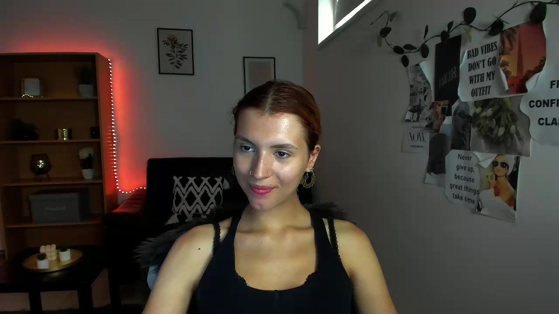 Gallery image thumbnail from SaraJaay18's myfreecams stream on, 09/15/2023, 11:17 image 18 of 20