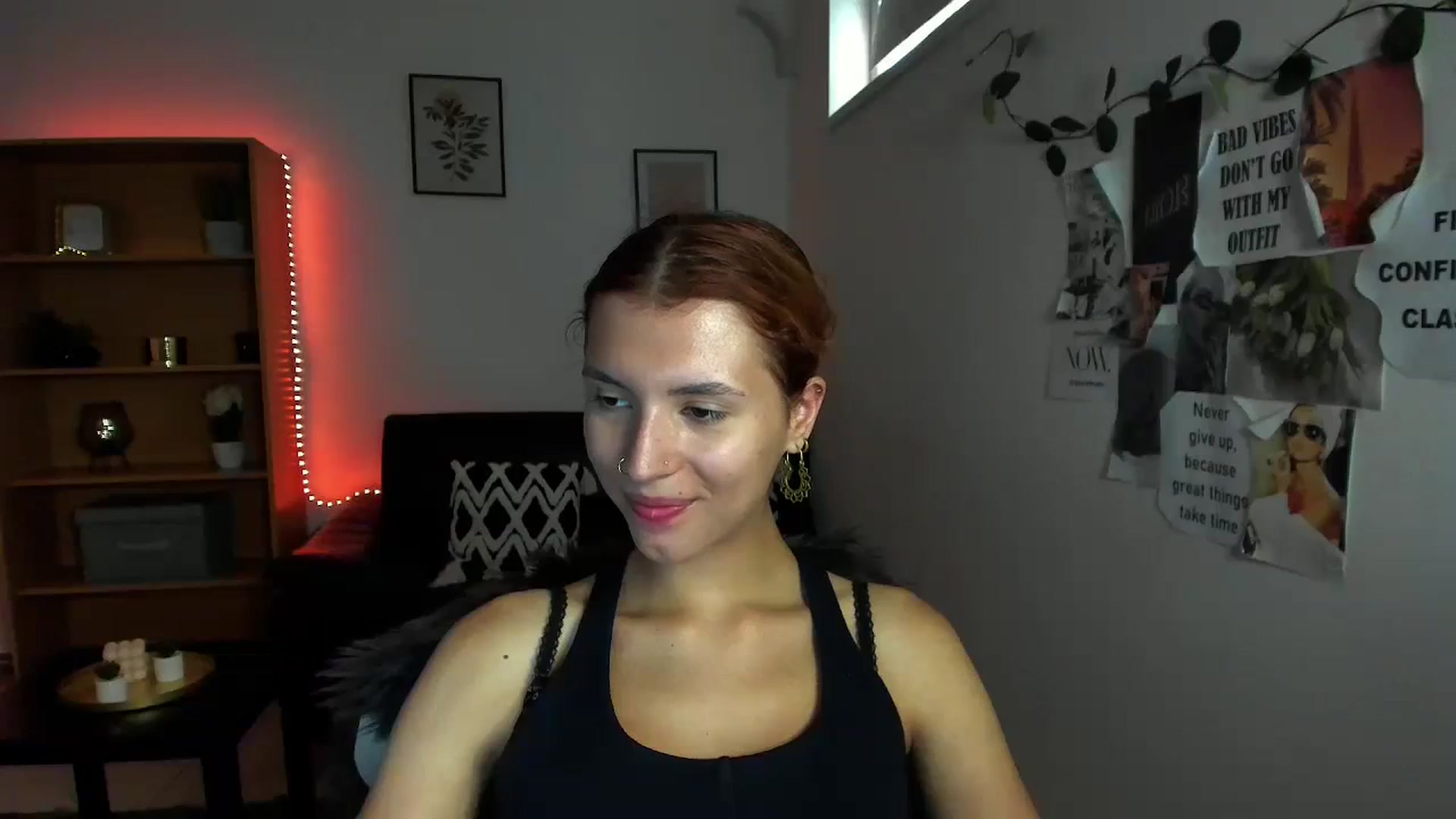 Gallery image thumbnail from SaraJaay18's myfreecams stream on, 09/15/2023, 11:17 image 6 of 20