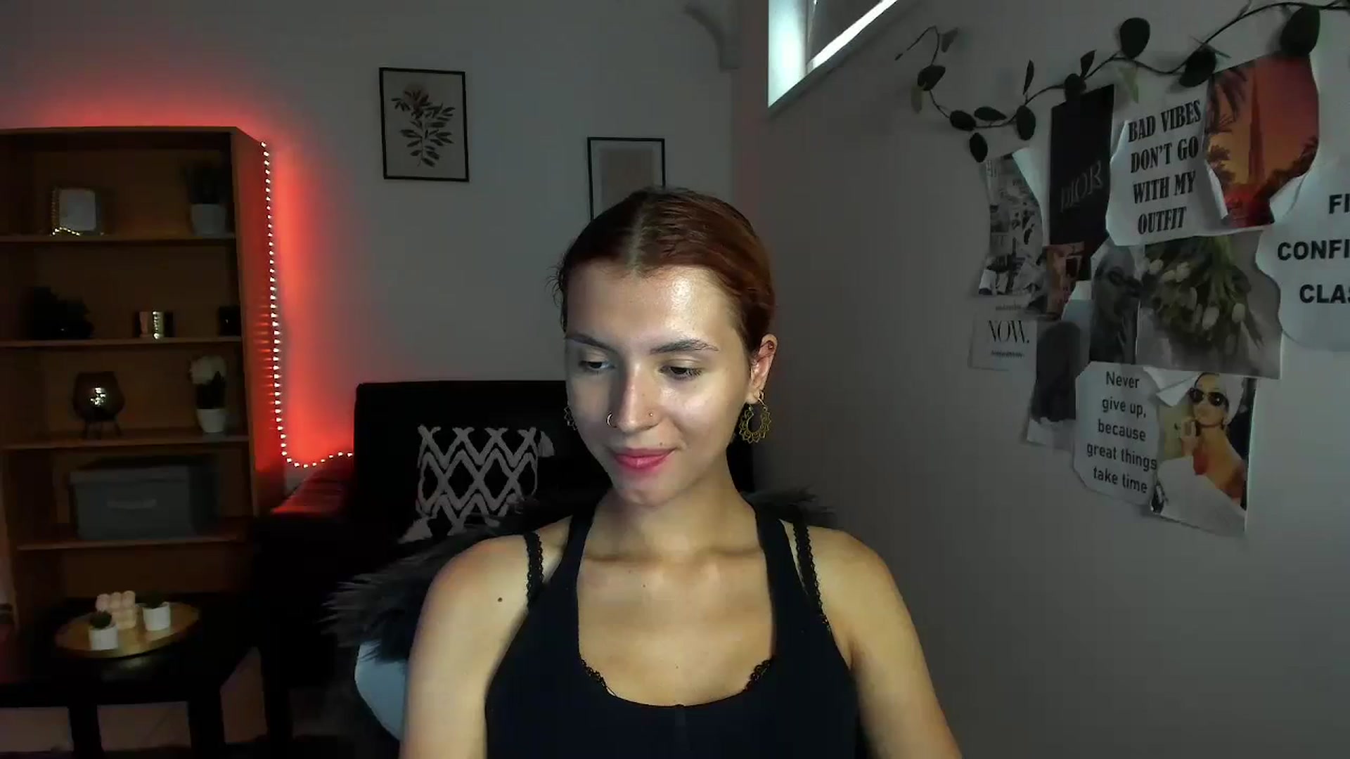 Gallery image thumbnail from SaraJaay18's myfreecams stream on, 09/15/2023, 11:17 image 12 of 20