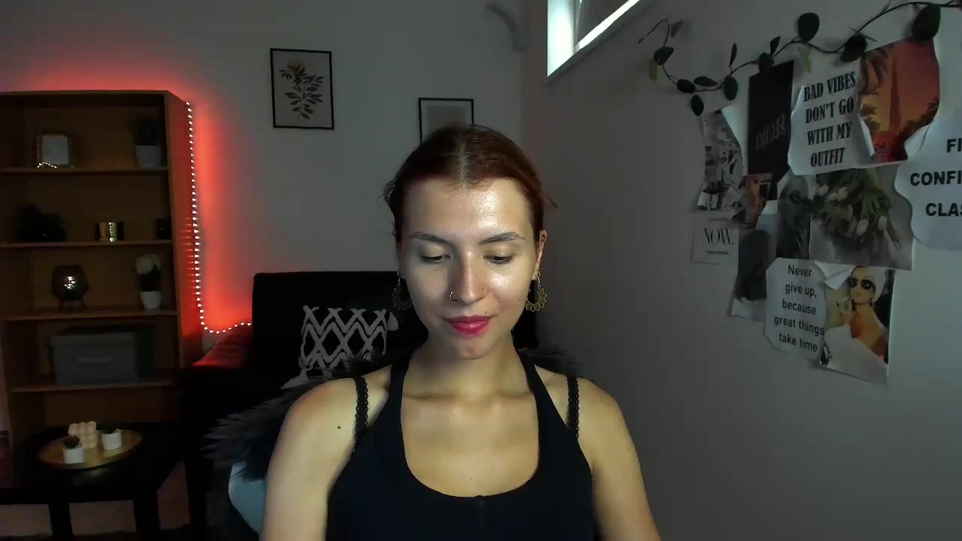 Gallery image thumbnail from SaraJaay18's myfreecams stream on, 09/15/2023, 12:54 image 9 of 20