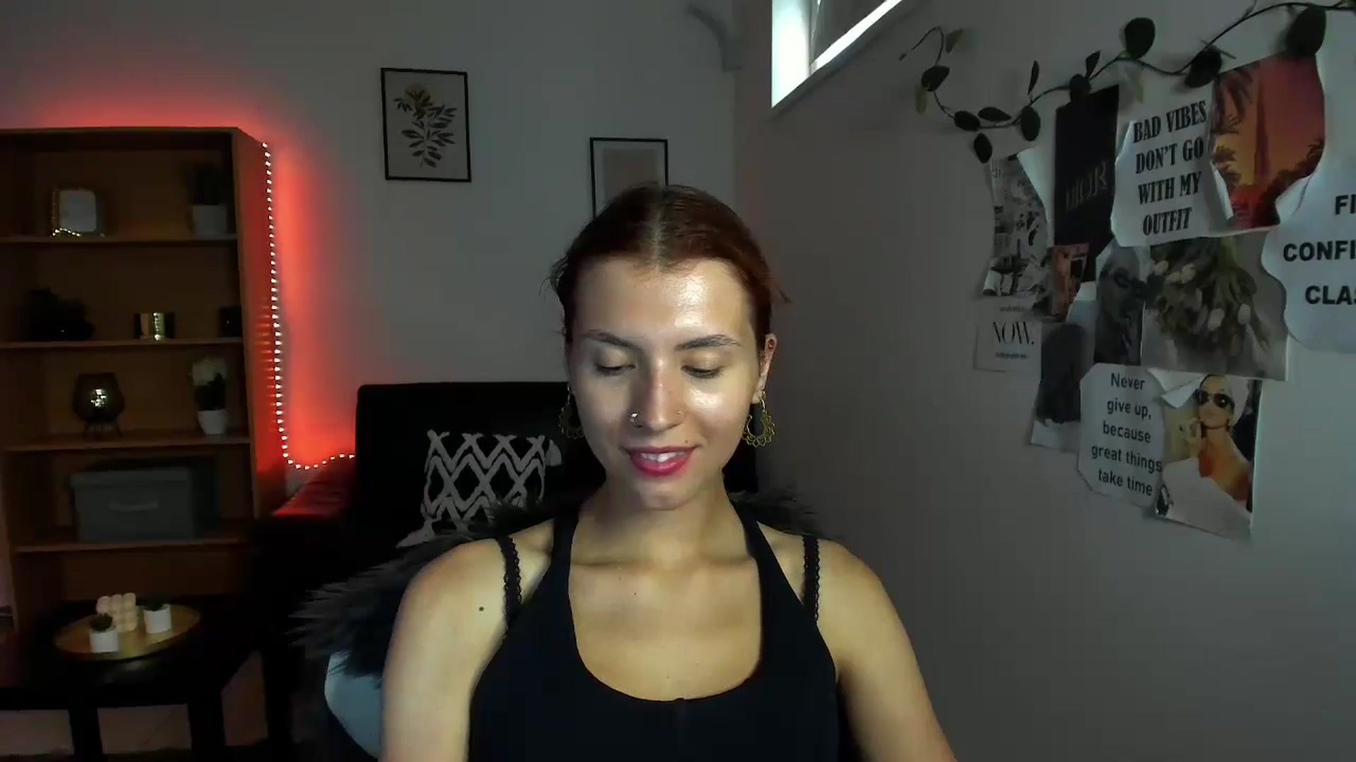 Gallery image thumbnail from SaraJaay18's myfreecams stream on, 09/15/2023, 12:54 image 11 of 20
