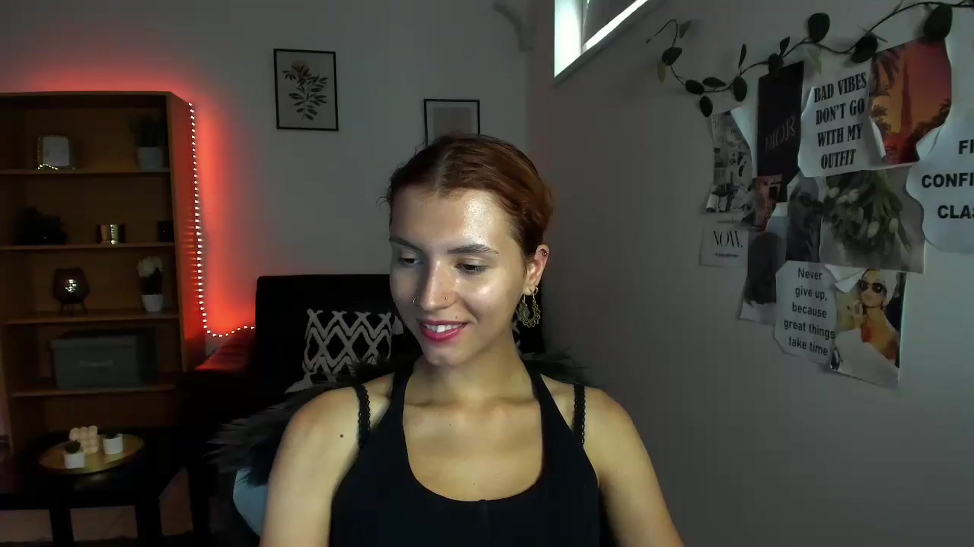 Gallery image thumbnail from SaraJaay18's myfreecams stream on, 09/15/2023, 12:54 image 10 of 20