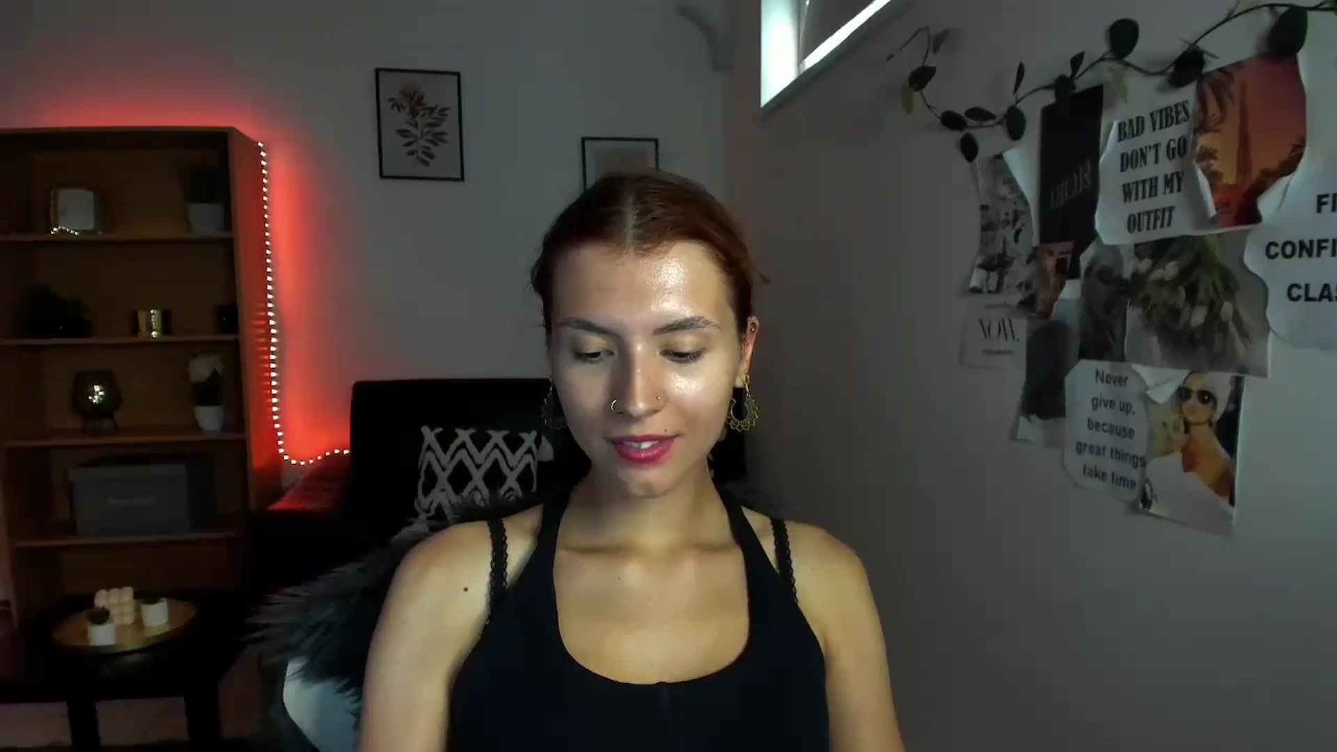 Gallery image thumbnail from SaraJaay18's myfreecams stream on, 09/15/2023, 12:54 image 12 of 20
