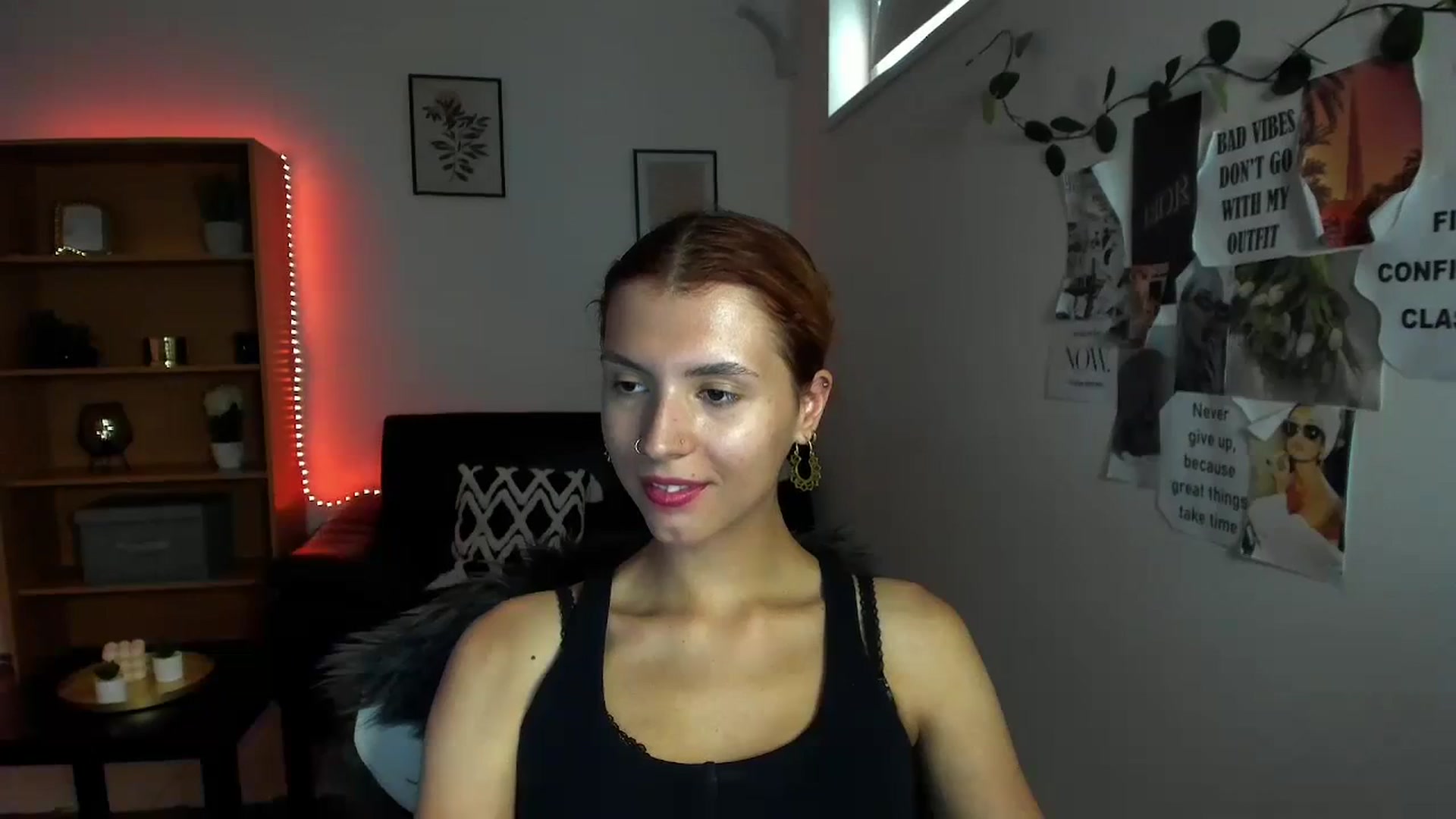 Gallery image thumbnail from SaraJaay18's myfreecams stream on, 09/15/2023, 12:54 image 19 of 20