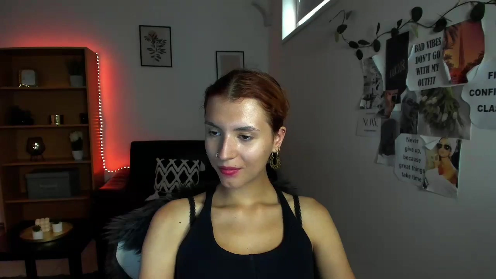 Gallery image thumbnail from SaraJaay18's myfreecams stream on, 09/15/2023, 12:54 image 15 of 20