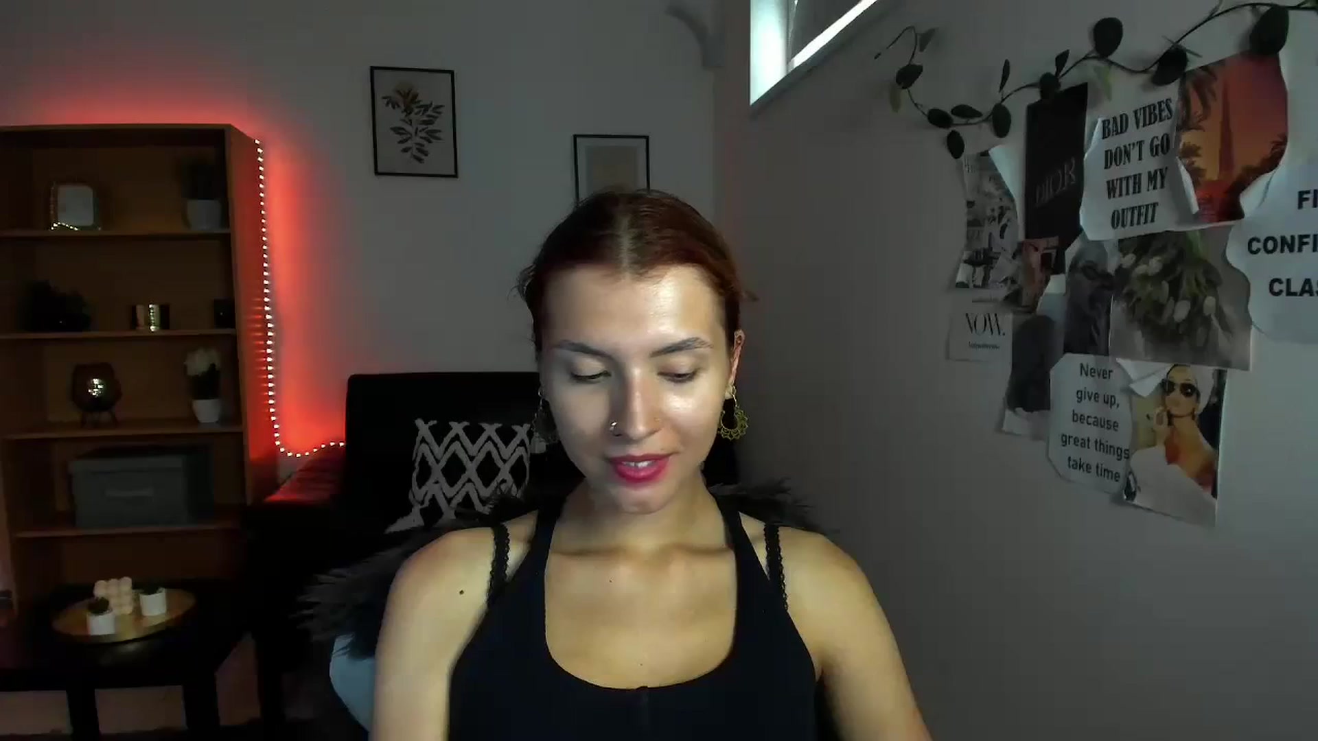 Gallery image thumbnail from SaraJaay18's myfreecams stream on, 09/15/2023, 12:54 image 4 of 20