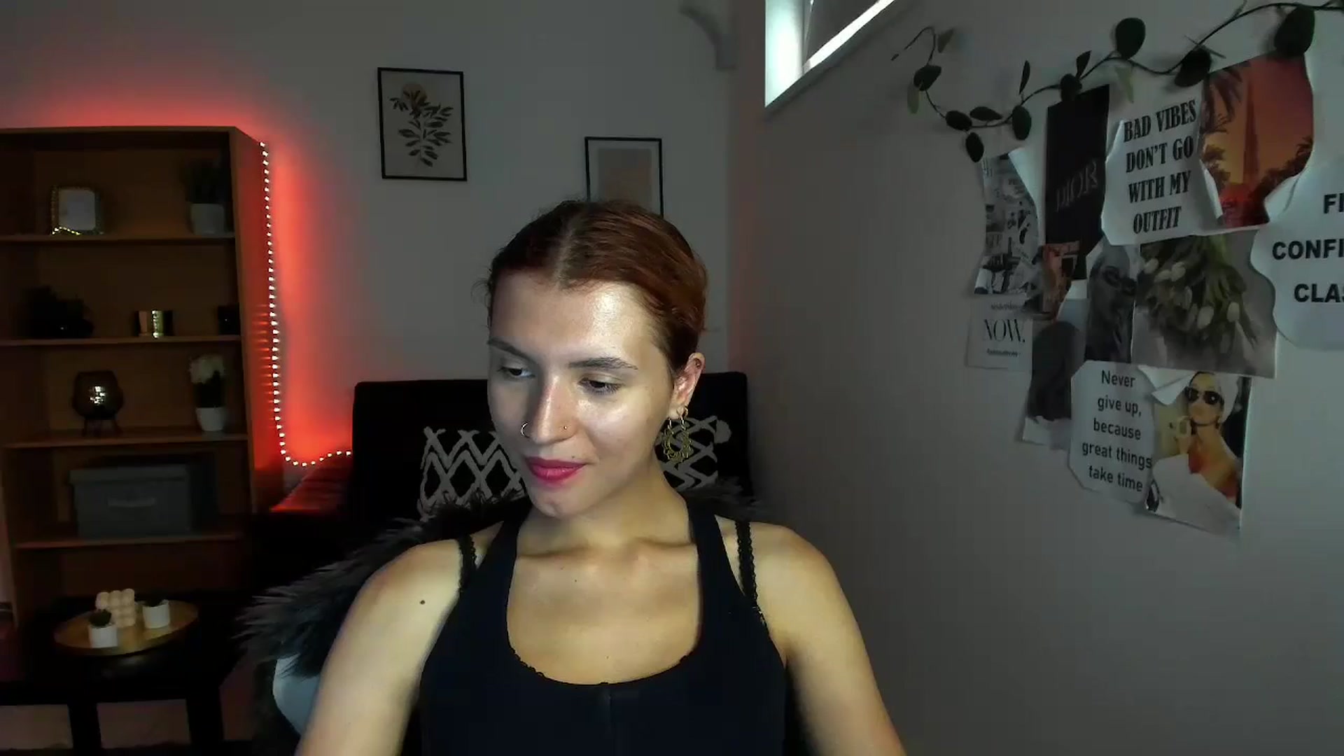 Gallery image thumbnail from SaraJaay18's myfreecams stream on, 09/15/2023, 13:05 image 5 of 20