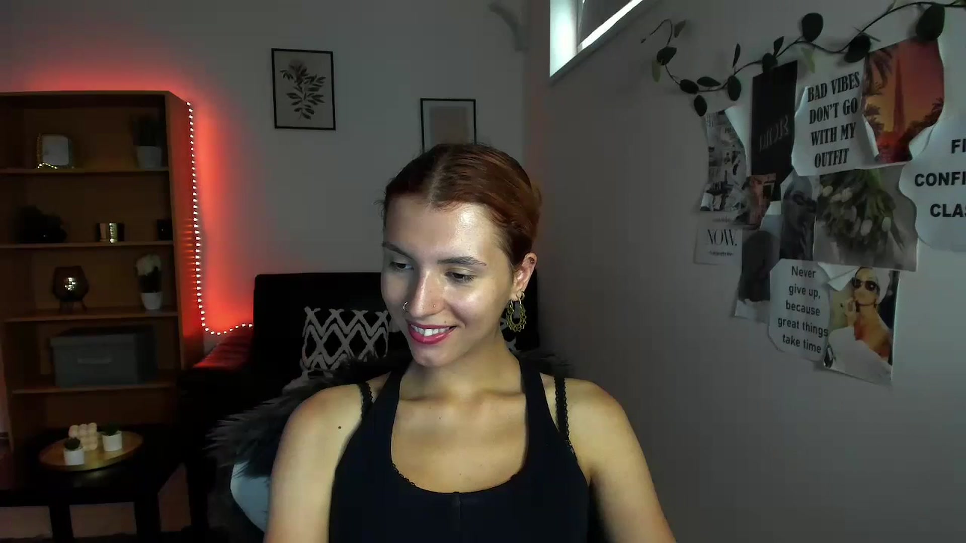 Gallery image thumbnail from SaraJaay18's myfreecams stream on, 09/15/2023, 13:05 image 7 of 20