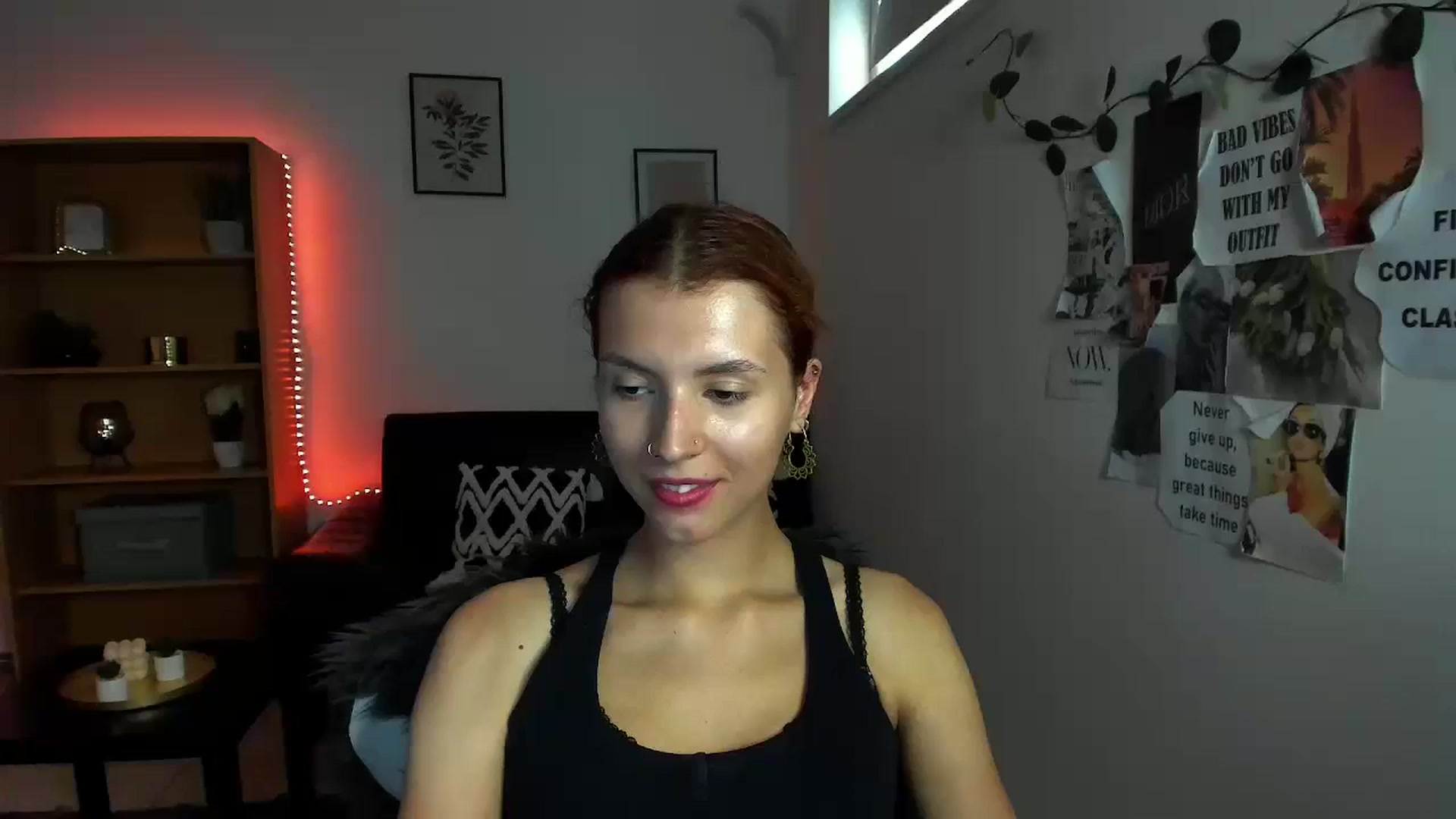 Gallery image thumbnail from SaraJaay18's myfreecams stream on, 09/15/2023, 13:05 image 1 of 20