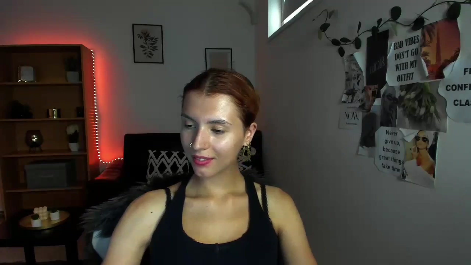 Gallery image thumbnail from SaraJaay18's myfreecams stream on, 09/15/2023, 13:05 image 10 of 20