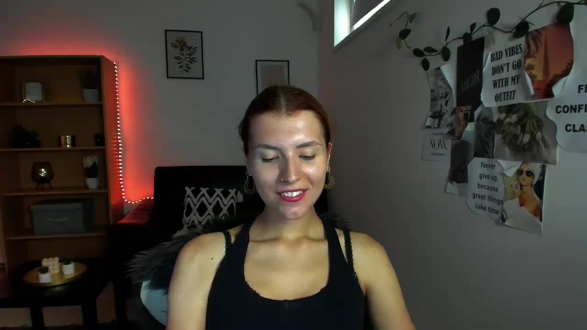 Gallery image thumbnail from SaraJaay18's myfreecams stream on, 09/15/2023, 13:05 image 8 of 20