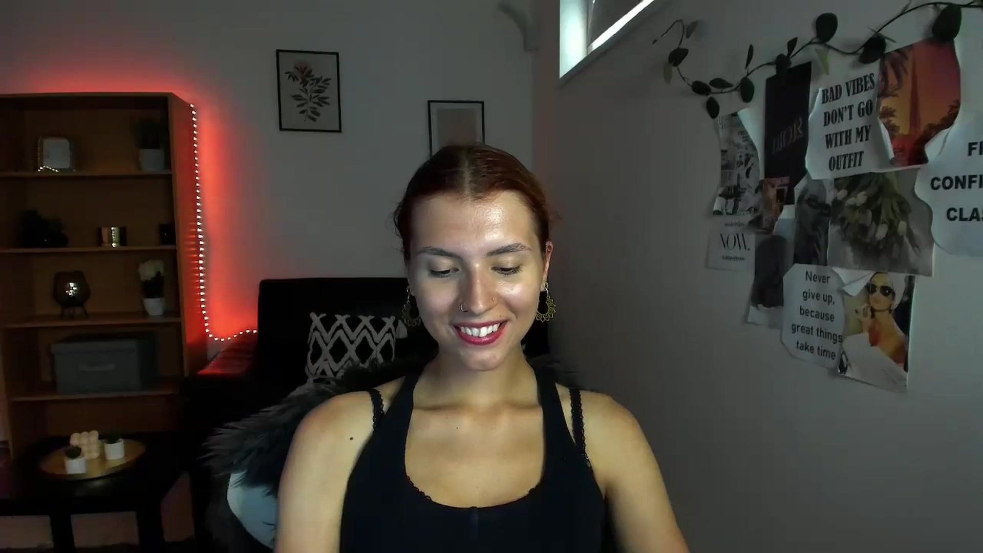 Gallery image thumbnail from SaraJaay18's myfreecams stream on, 09/15/2023, 13:05 image 16 of 20