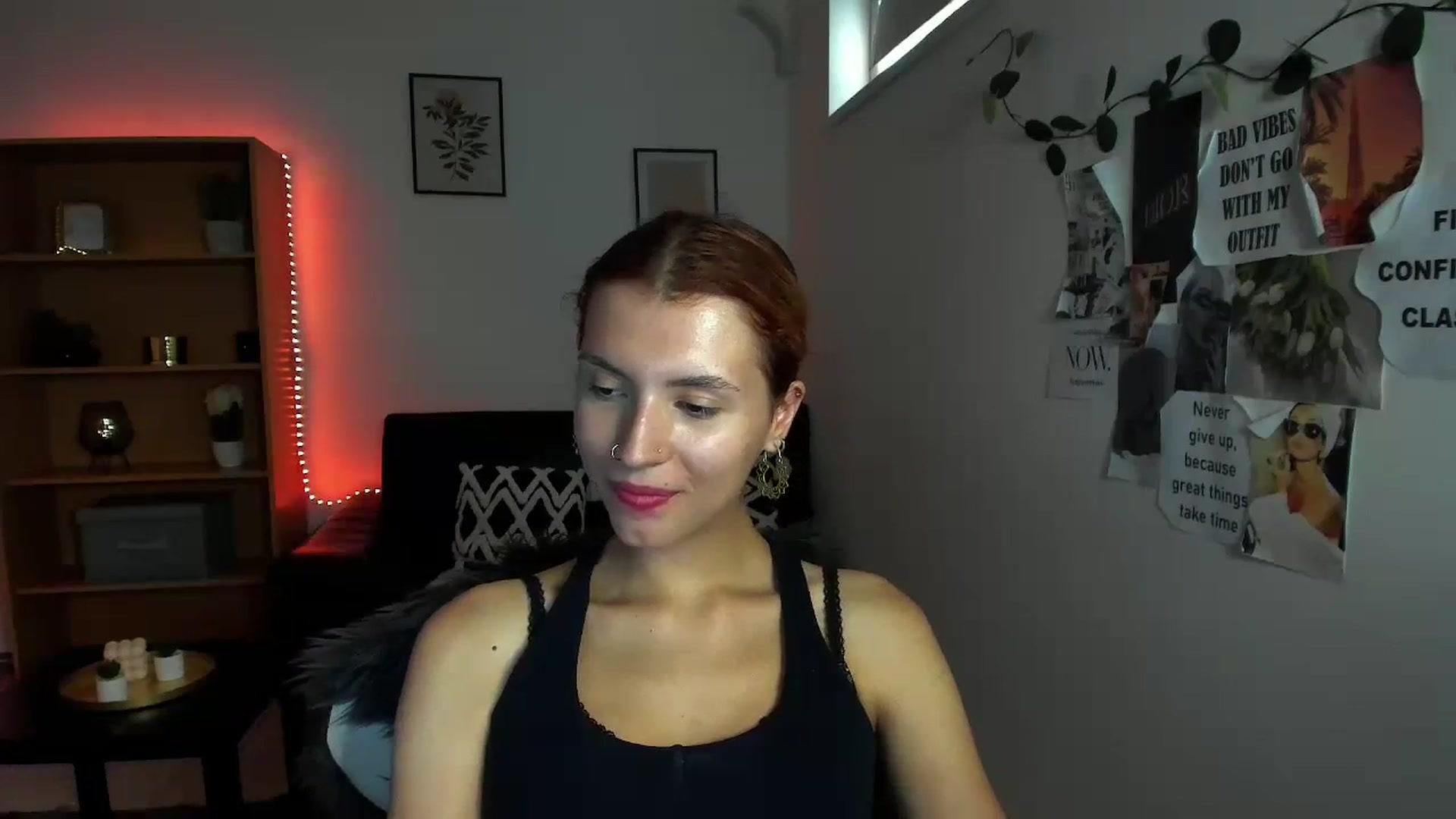 Gallery image thumbnail from SaraJaay18's myfreecams stream on, 09/15/2023, 13:05 image 4 of 20