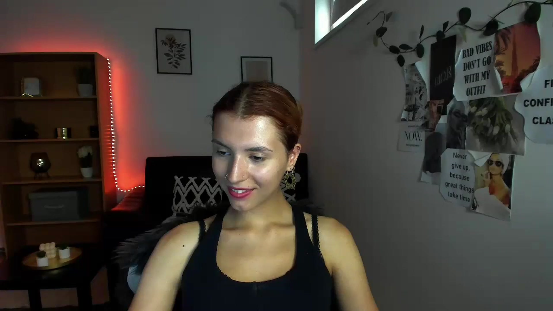 Gallery image thumbnail from SaraJaay18's myfreecams stream on, 09/15/2023, 13:05 image 3 of 20
