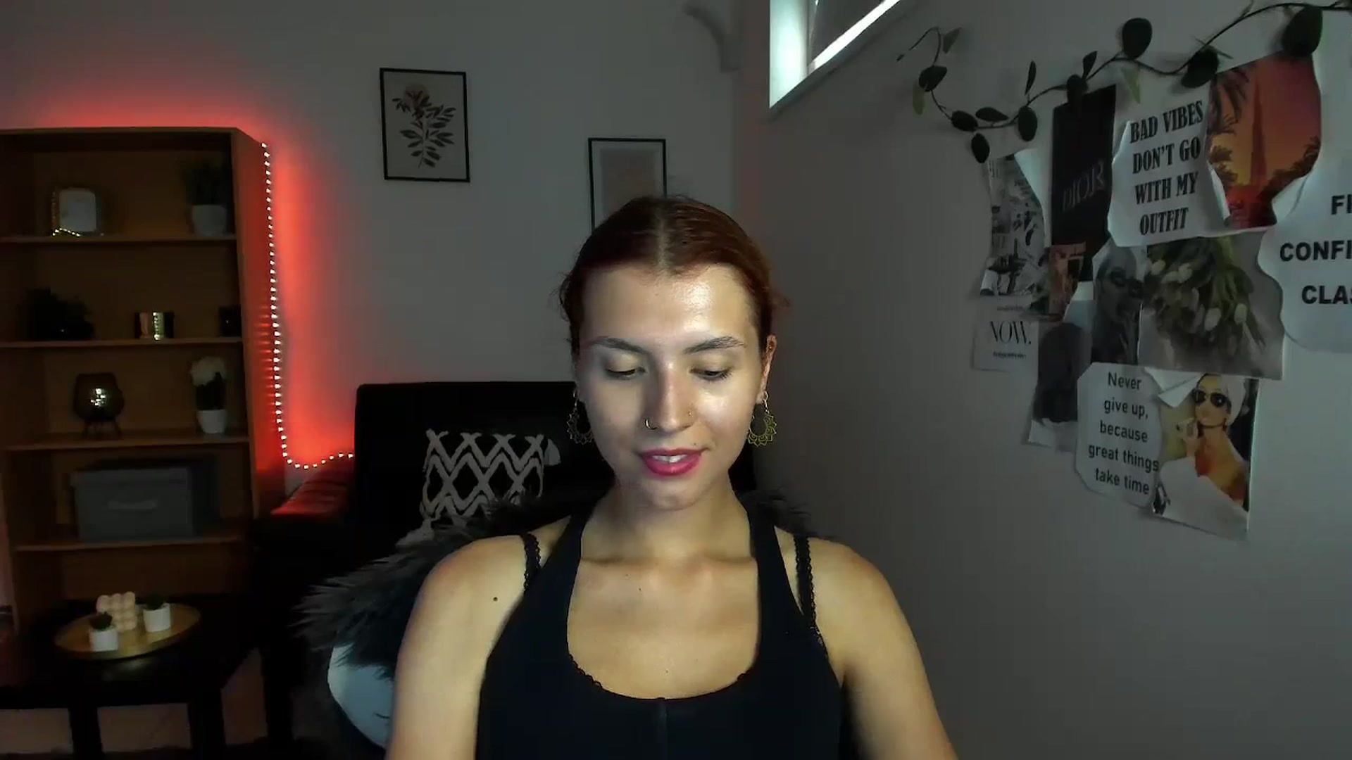 Gallery image thumbnail from SaraJaay18's myfreecams stream on, 09/15/2023, 13:05 image 20 of 20