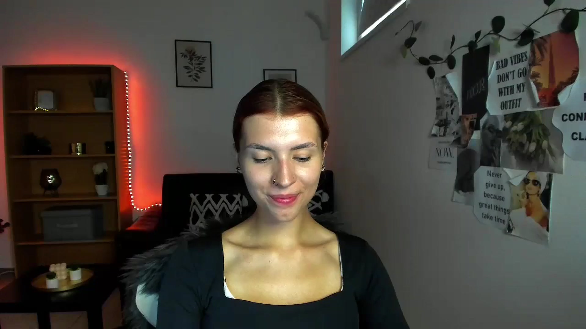 Gallery image thumbnail from SaraJaay18's myfreecams stream on, 09/19/2023, 16:29 image 1 of 20
