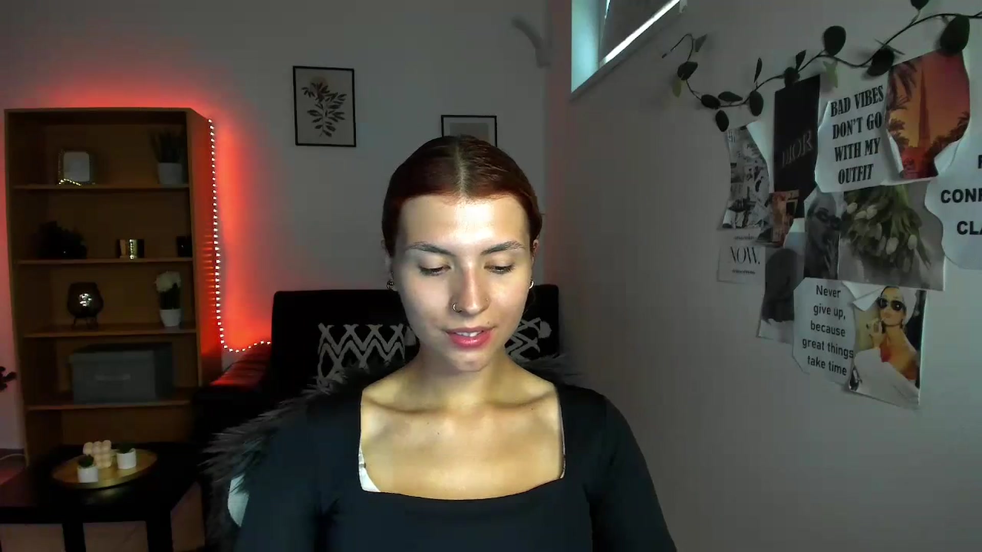 Gallery image thumbnail from SaraJaay18's myfreecams stream on, 09/19/2023, 16:29 image 3 of 20