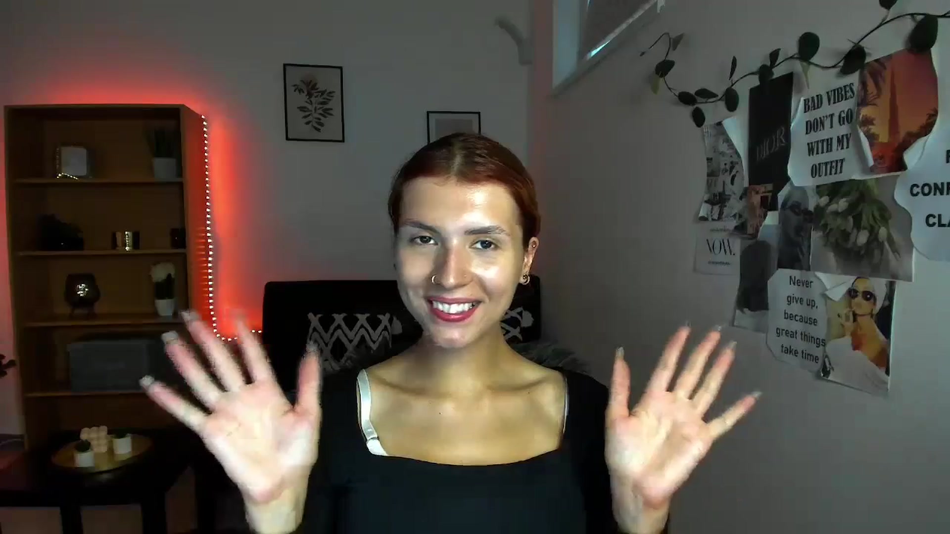Gallery image thumbnail from SaraJaay18's myfreecams stream on, 09/19/2023, 16:41 image 3 of 20
