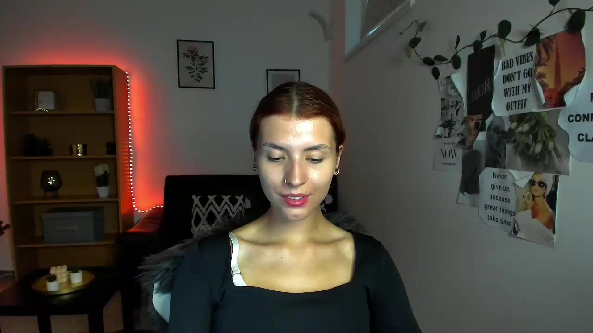 Gallery image thumbnail from SaraJaay18's myfreecams stream on, 09/19/2023, 16:41 image 13 of 20