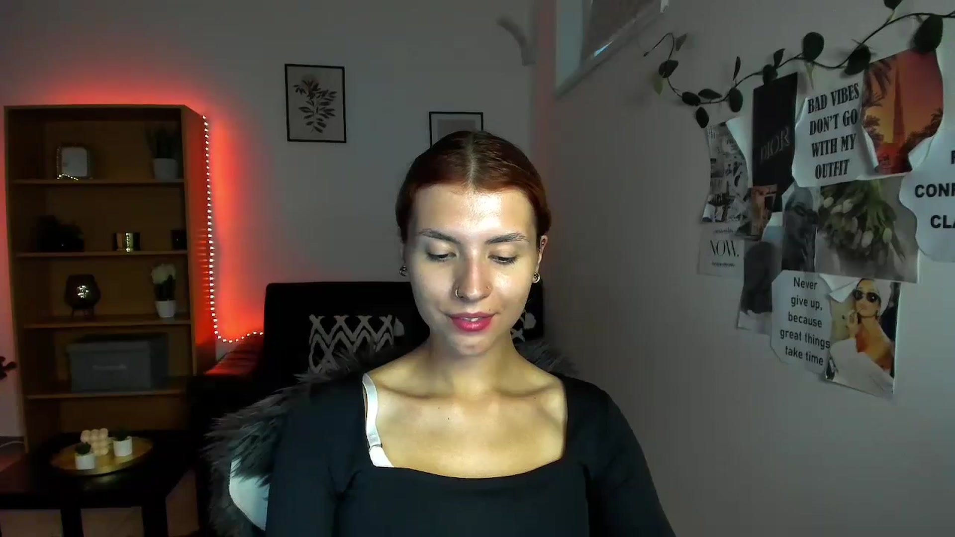 Gallery image thumbnail from SaraJaay18's myfreecams stream on, 09/19/2023, 16:41 image 20 of 20