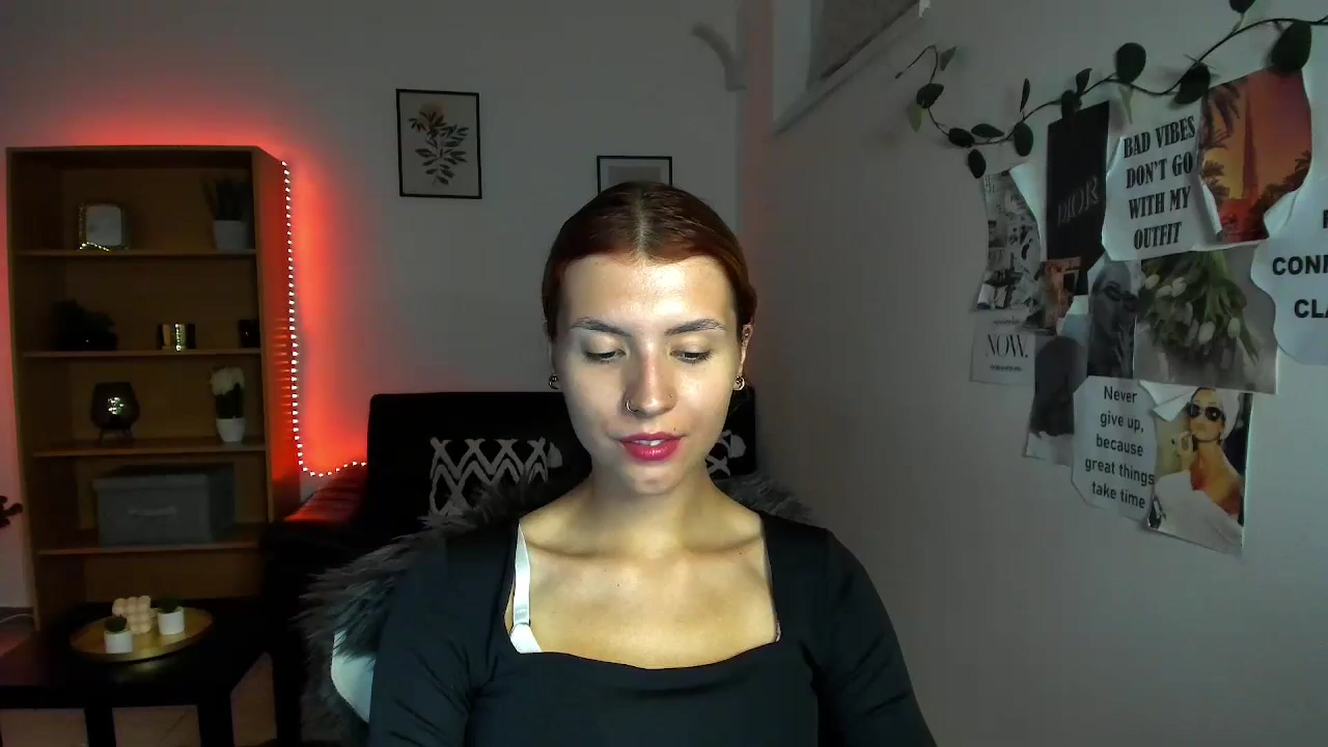 Gallery image thumbnail from SaraJaay18's myfreecams stream on, 09/19/2023, 17:52 image 8 of 20
