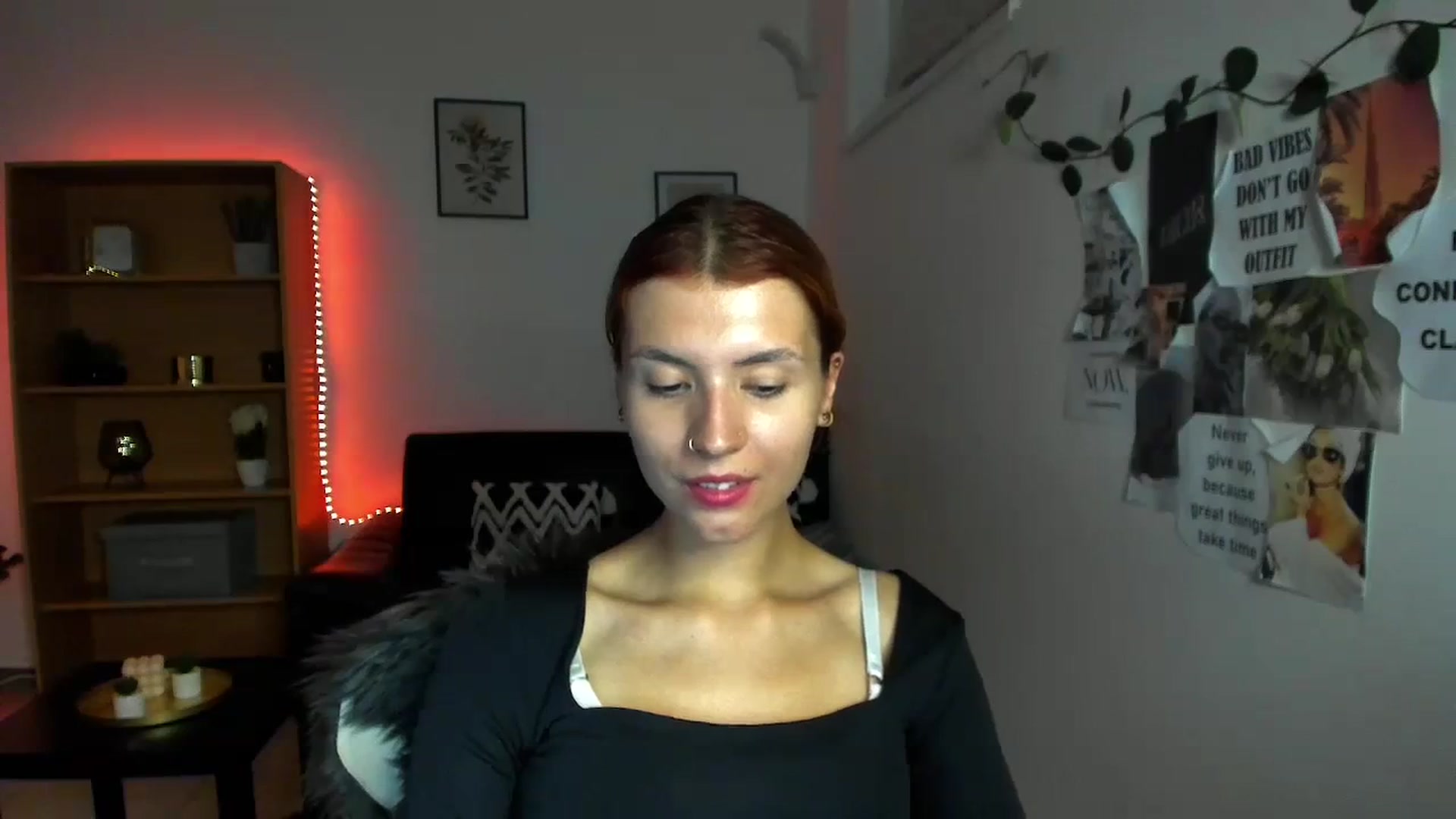 Gallery image thumbnail from SaraJaay18's myfreecams stream on, 09/19/2023, 17:52 image 20 of 20