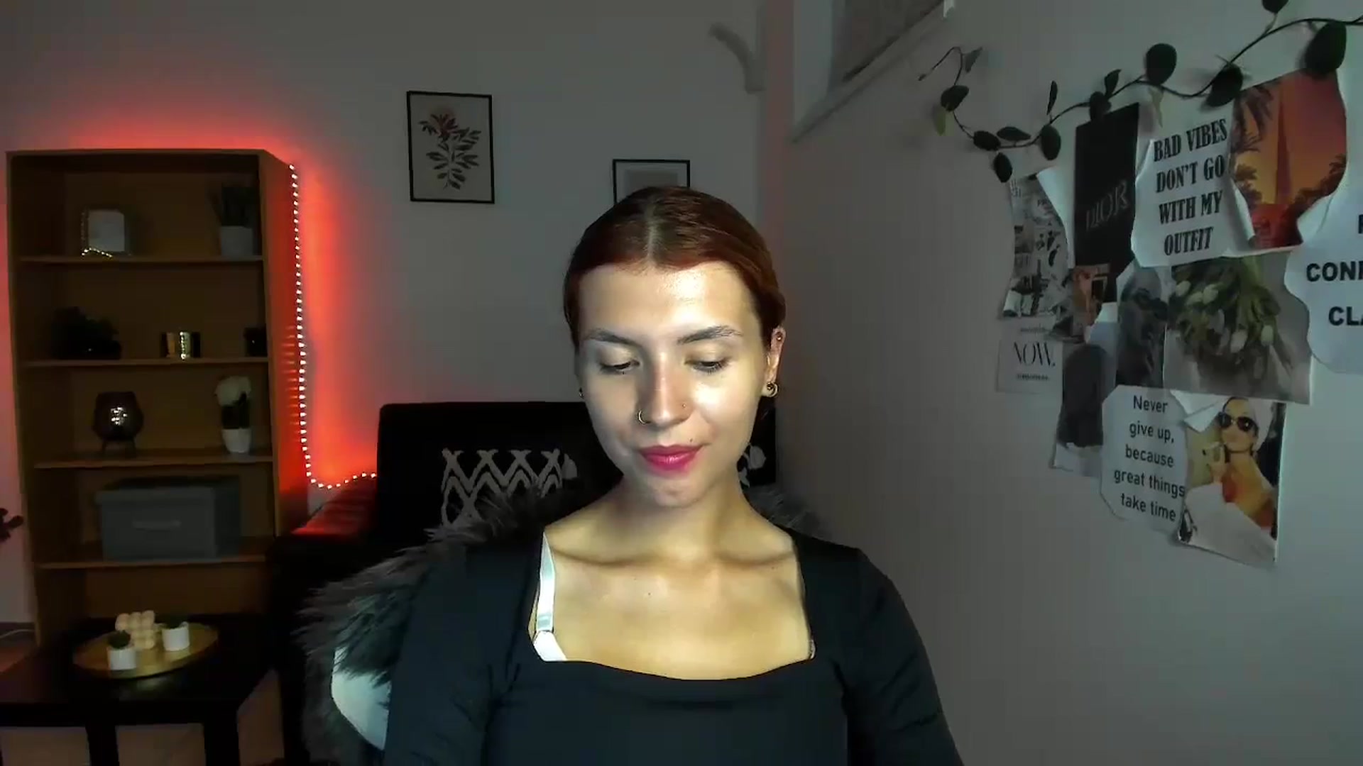 Gallery image thumbnail from SaraJaay18's myfreecams stream on, 09/19/2023, 17:52 image 13 of 20