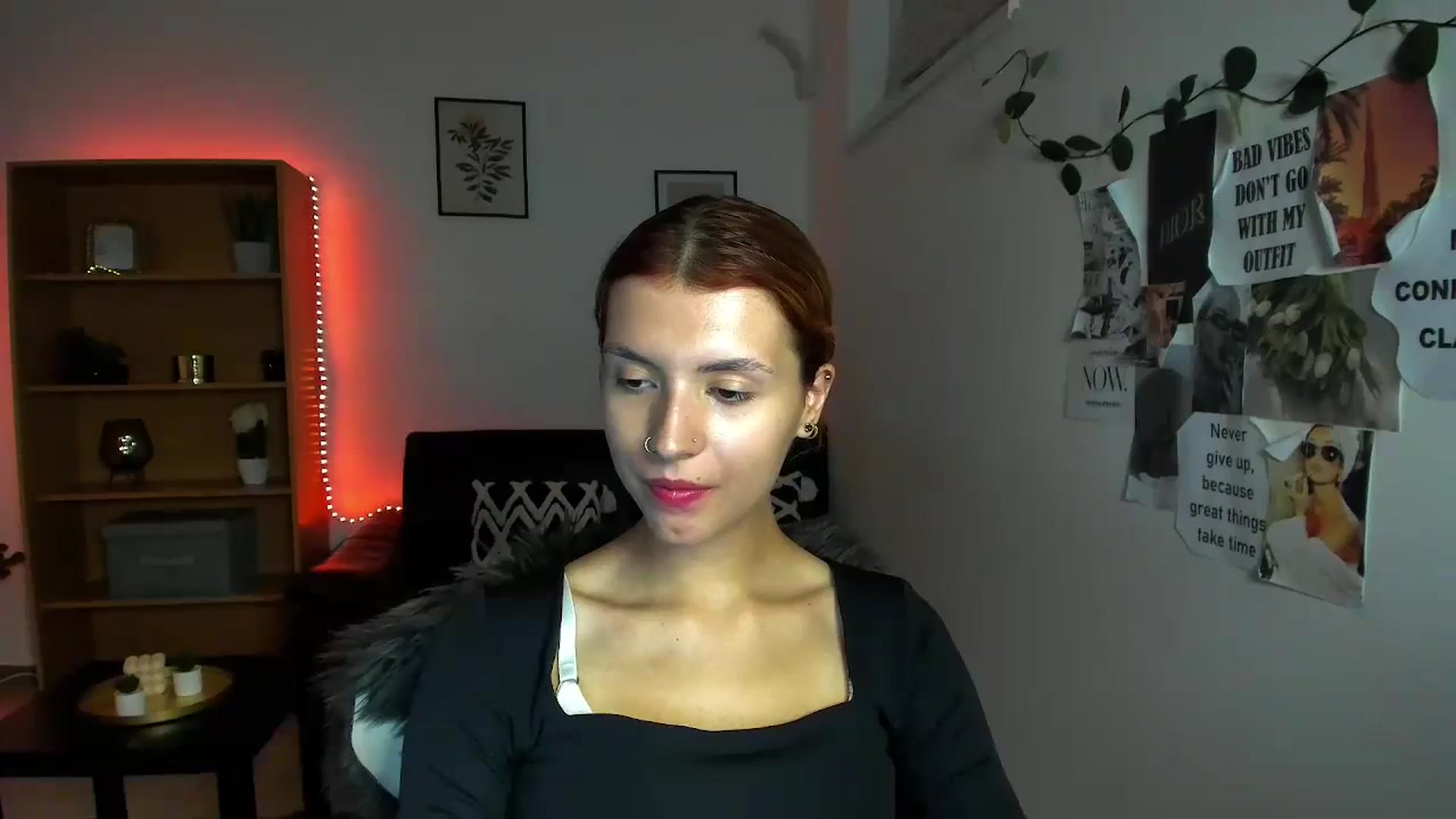 Gallery image thumbnail from SaraJaay18's myfreecams stream on, 09/19/2023, 17:52 image 11 of 20