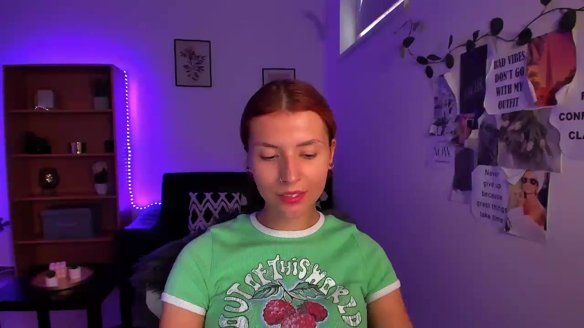Gallery image thumbnail from SaraJaay18's myfreecams stream on, 09/20/2023, 14:39 image 11 of 20